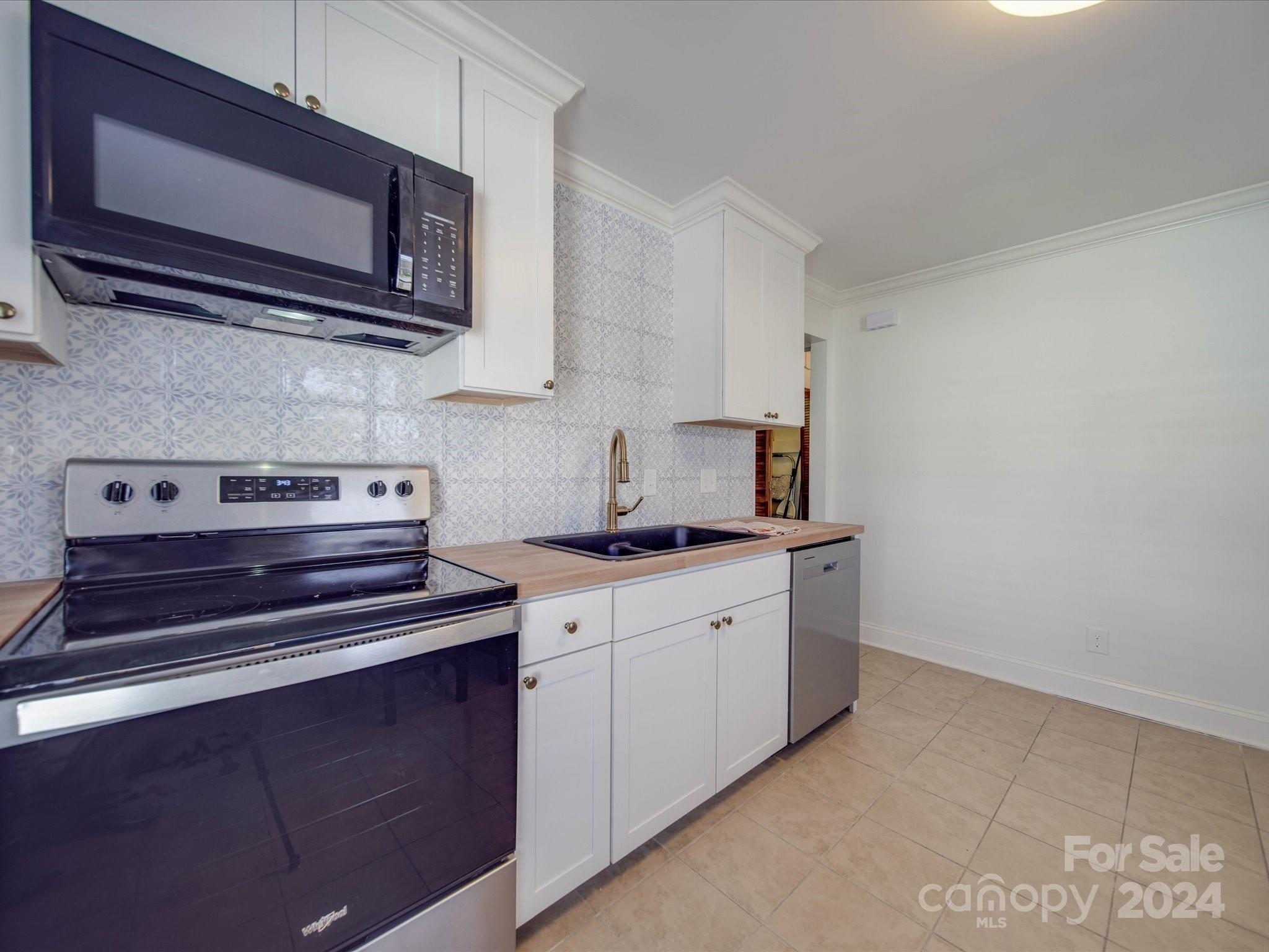 114 Live Oak Avenue