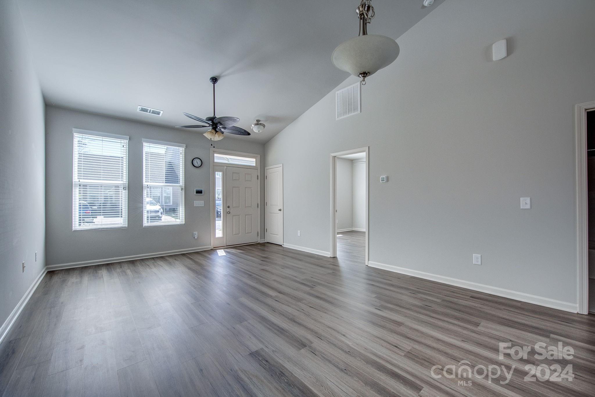 121 N Ferncliff Drive