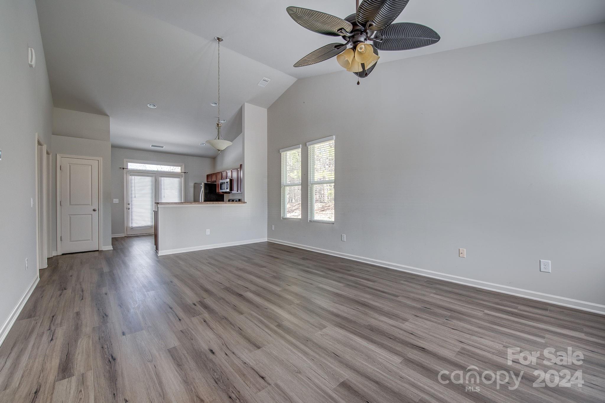 121 N Ferncliff Drive