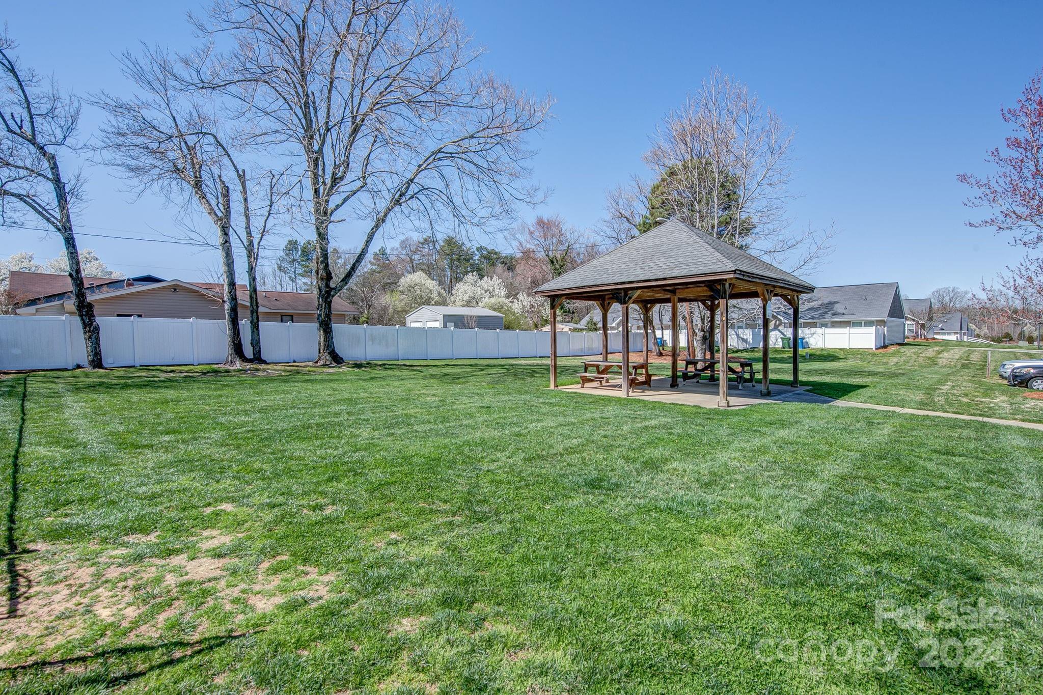121 N Ferncliff Drive