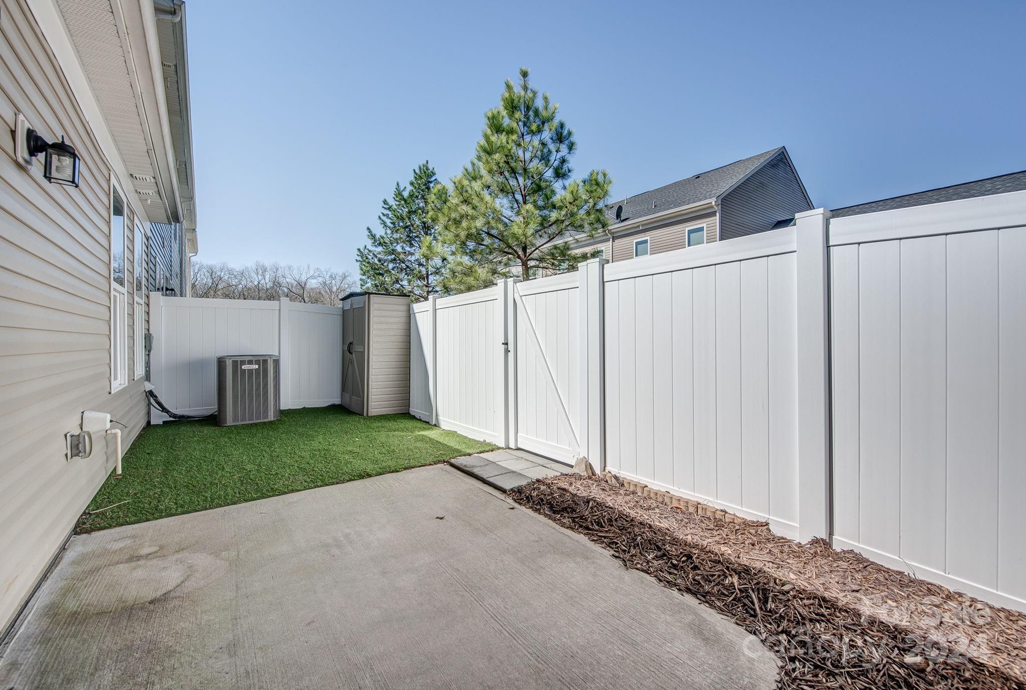 121 N Ferncliff Drive