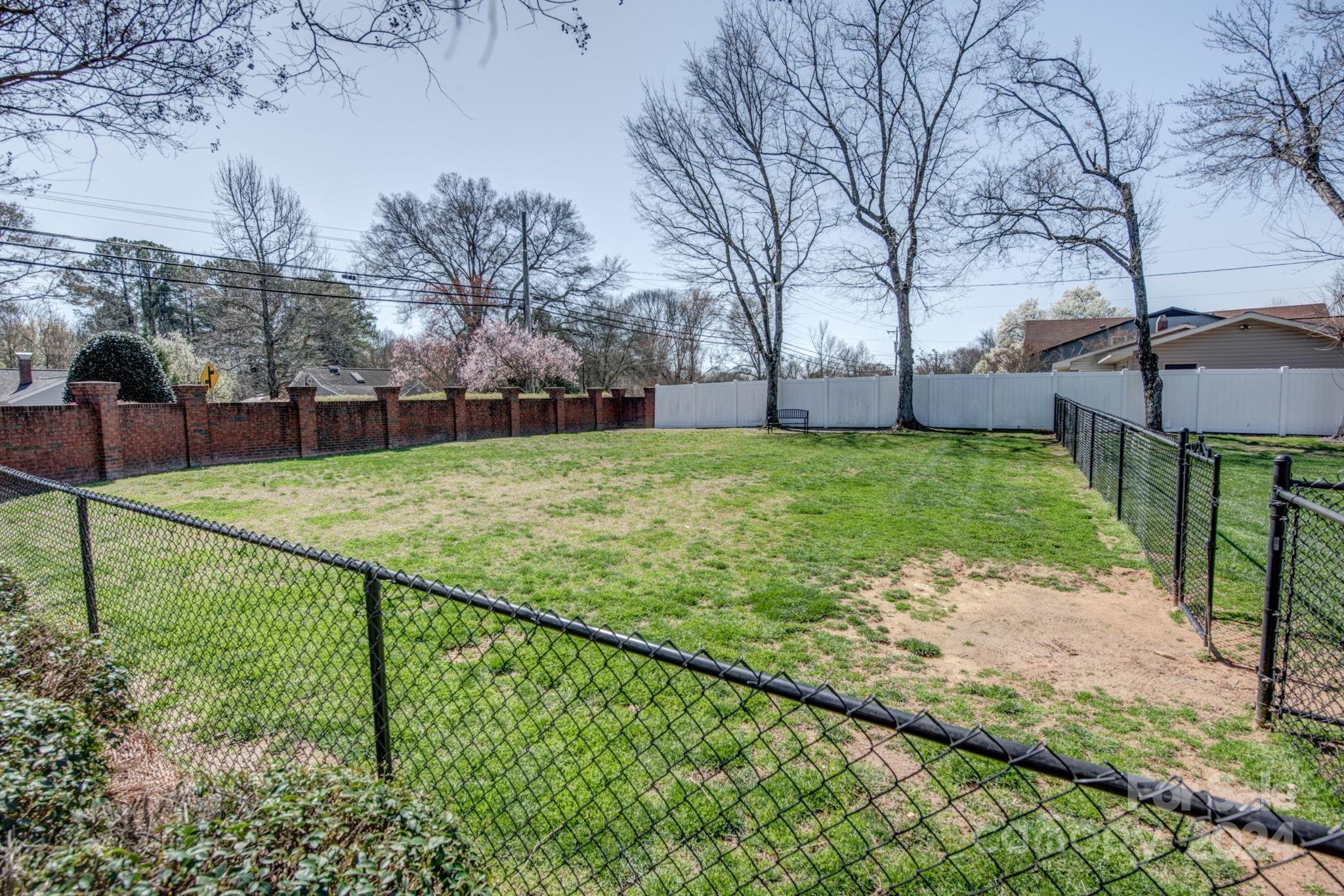 121 N Ferncliff Drive