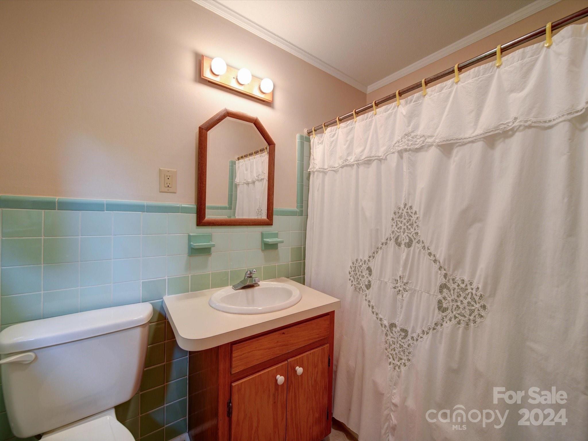 3701 Bellevue Terrace