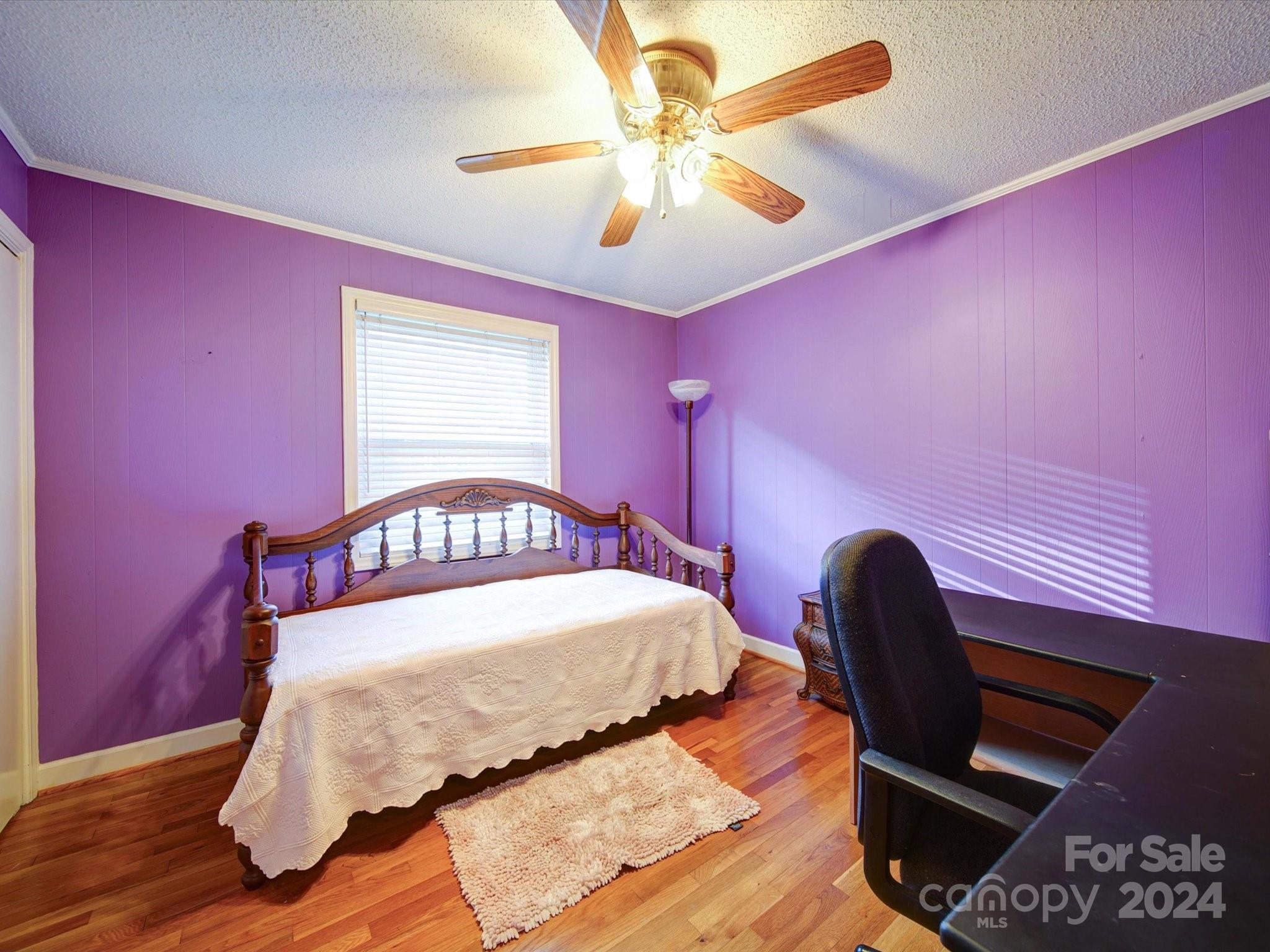 3261 Robinwood Road