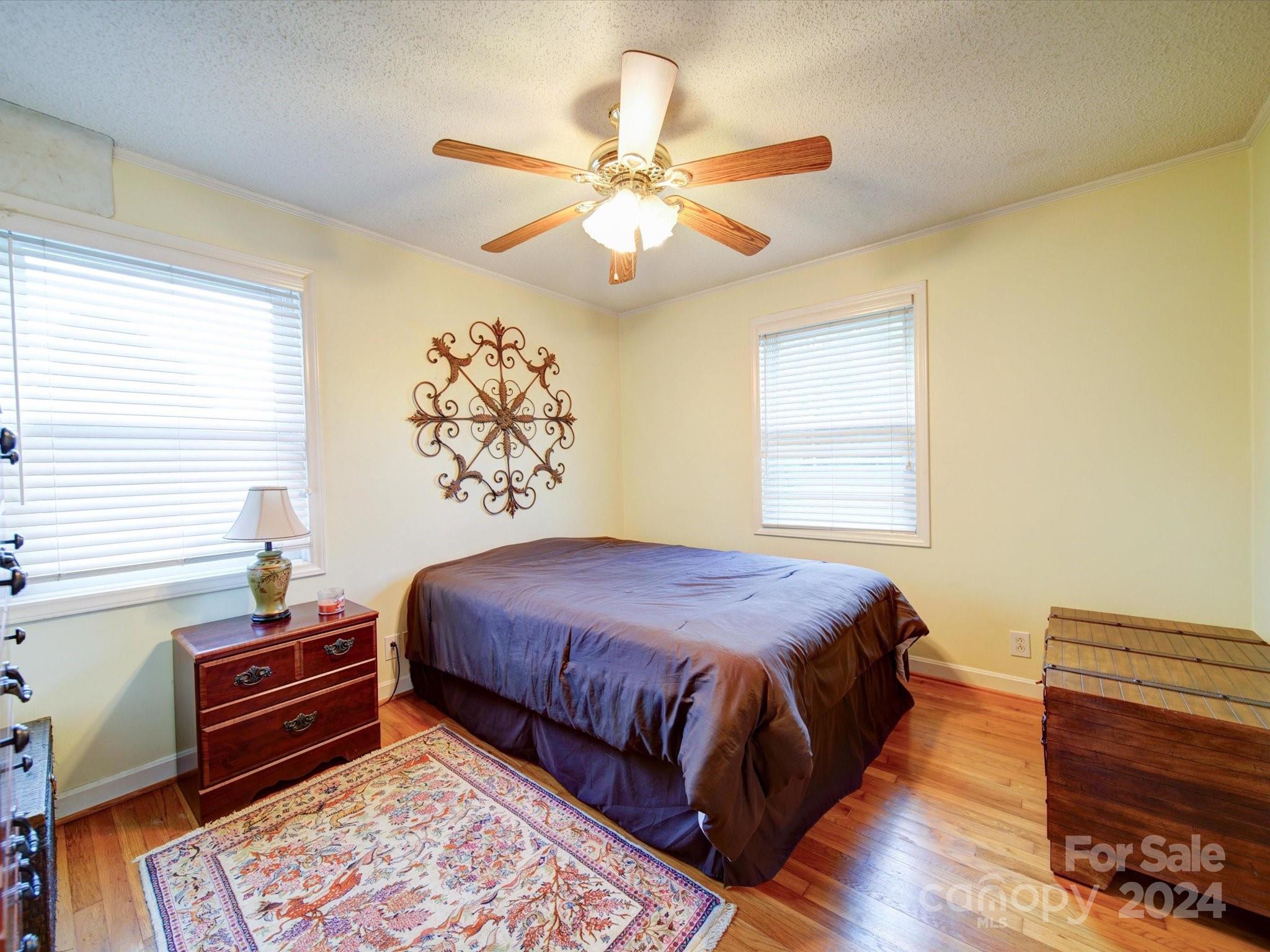 3261 Robinwood Road