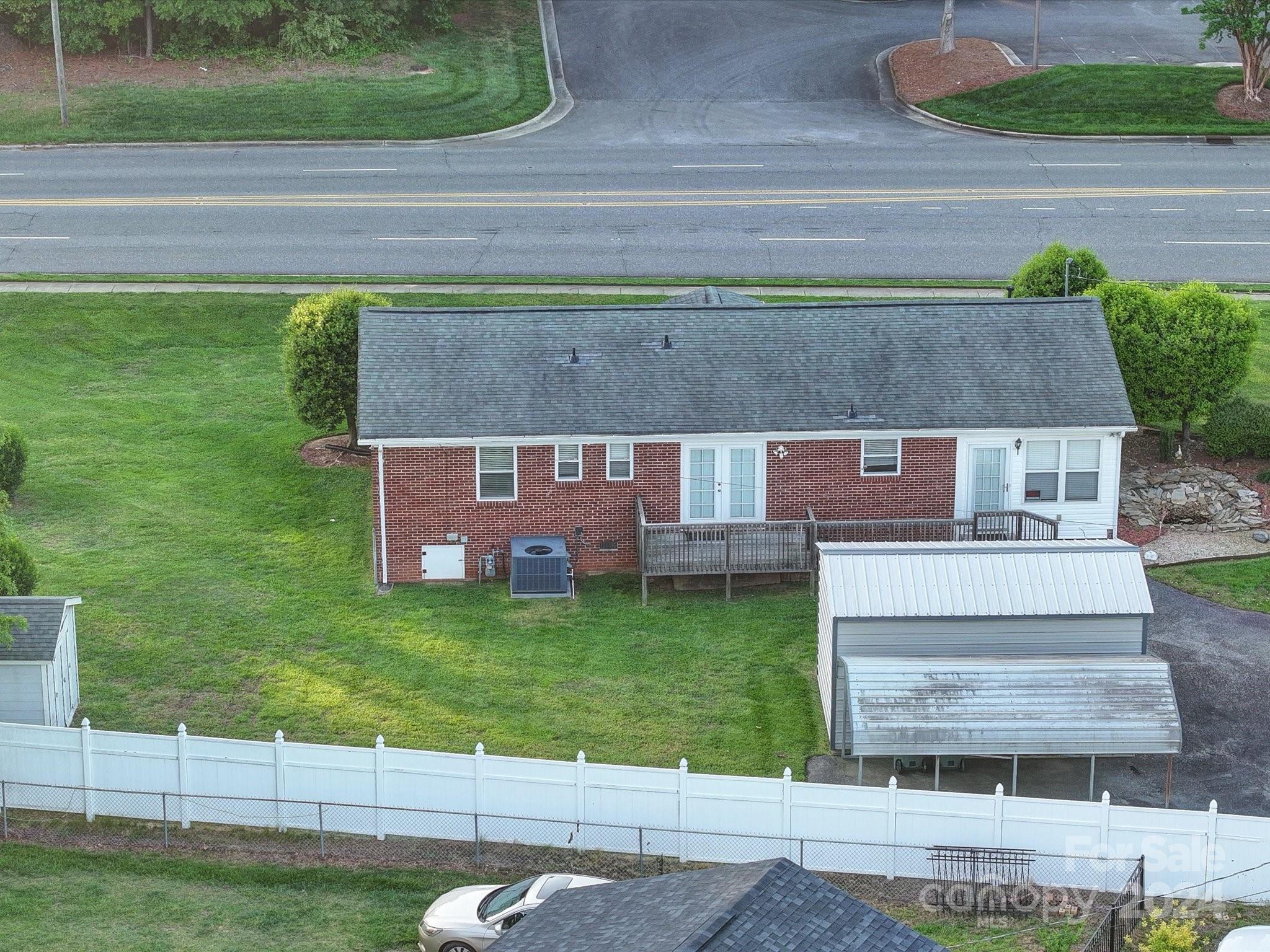 3261 Robinwood Road
