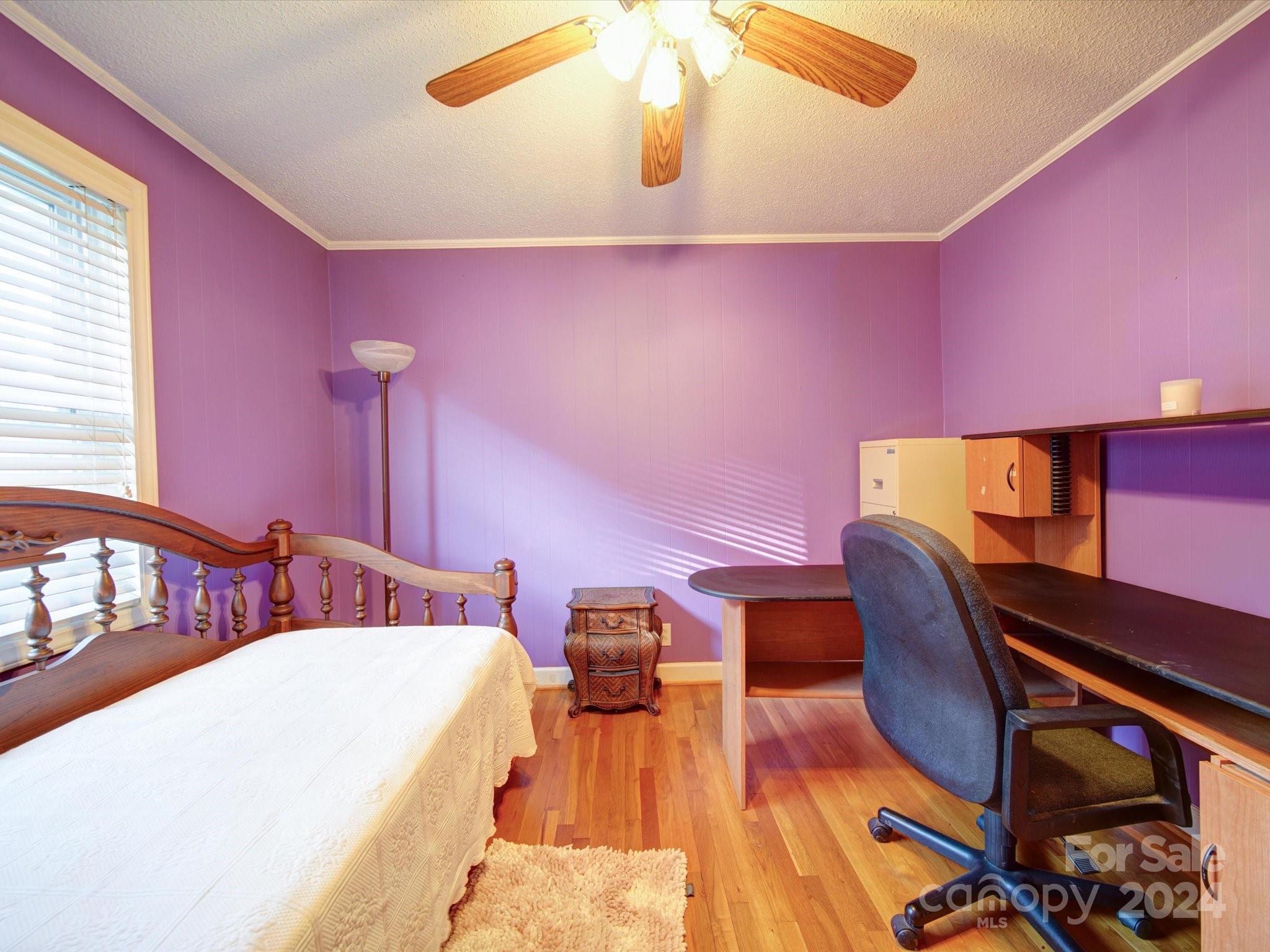 3261 Robinwood Road