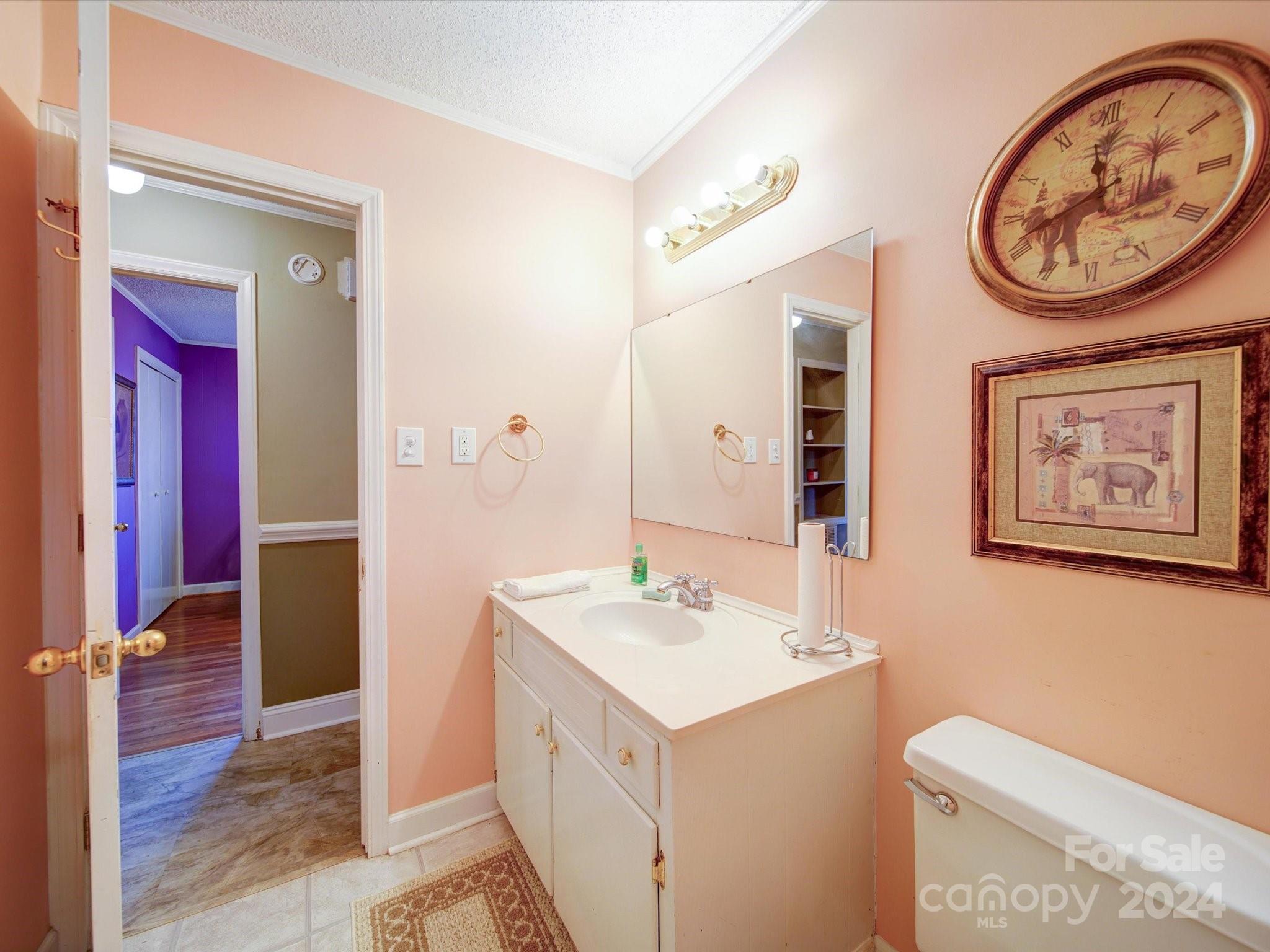 3261 Robinwood Road