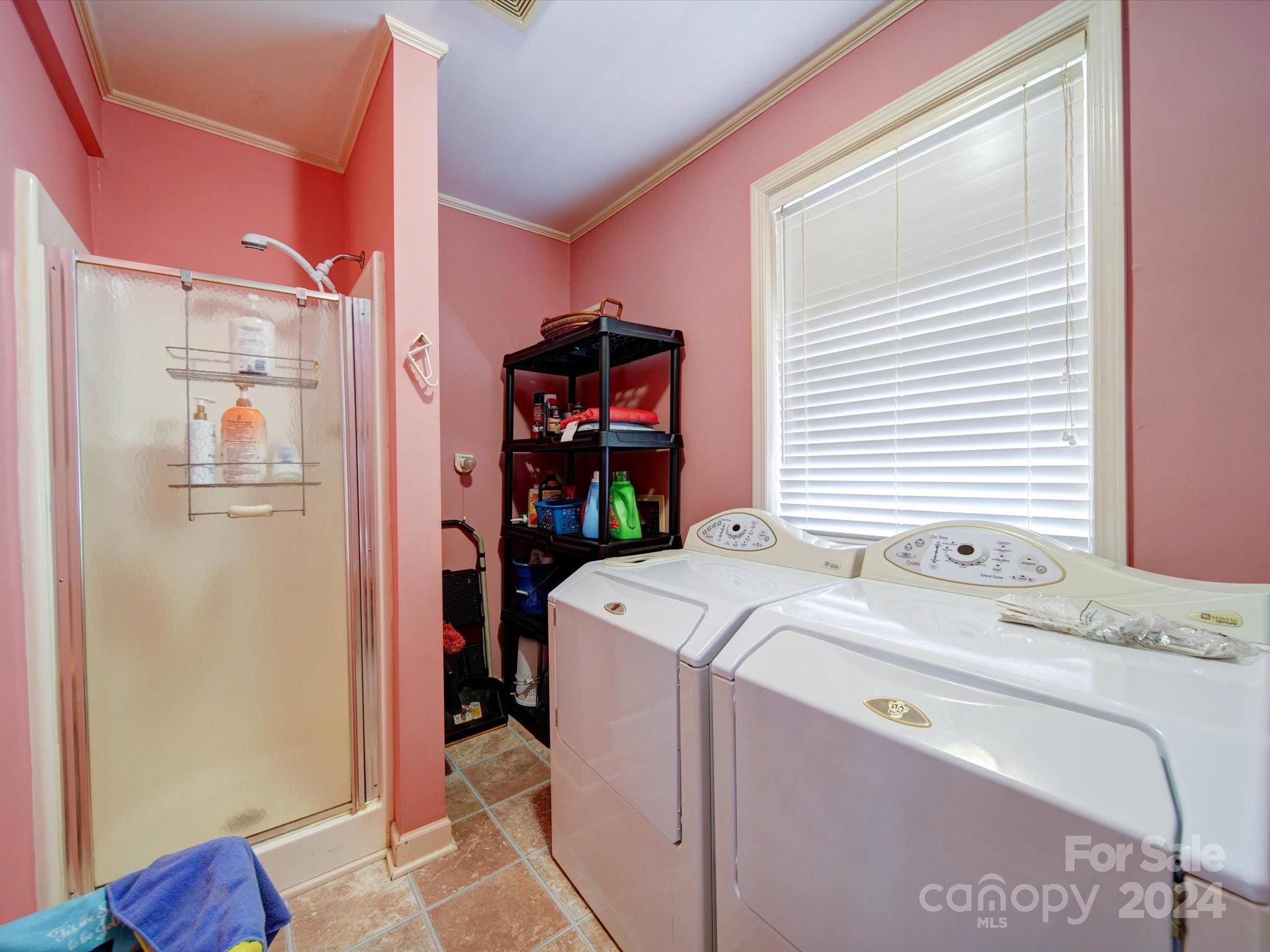3261 Robinwood Road