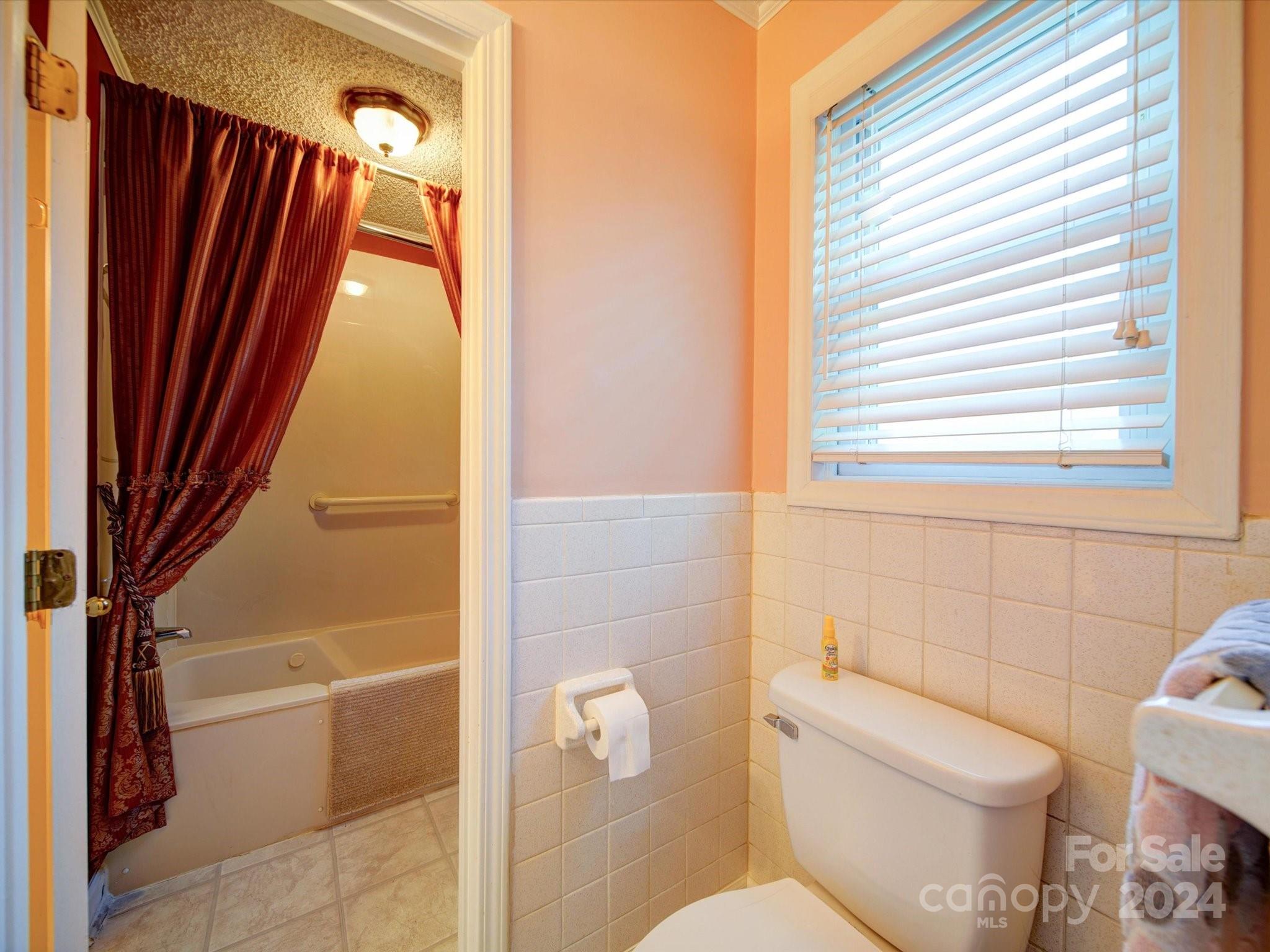 3261 Robinwood Road