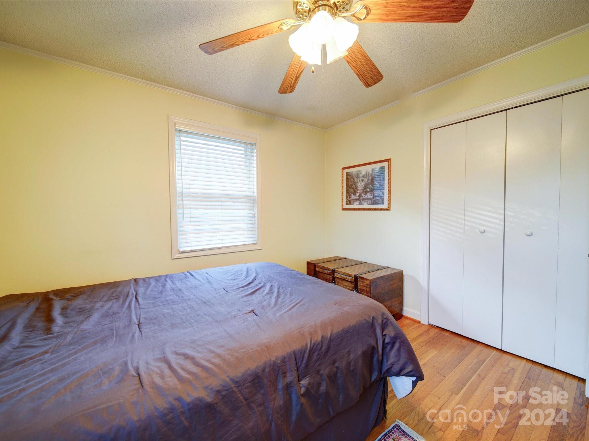 3261 Robinwood Road