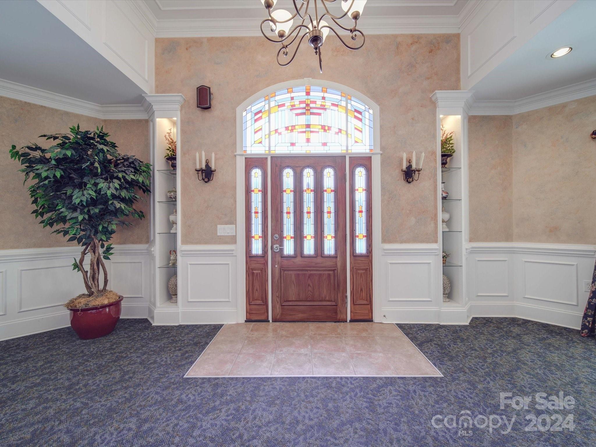 1562 Elkhart Circle