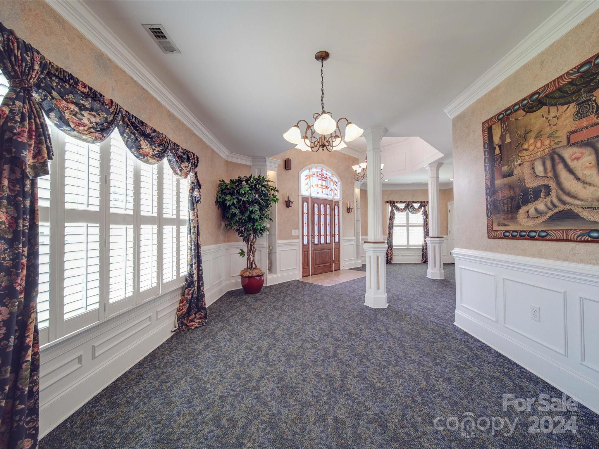 1562 Elkhart Circle