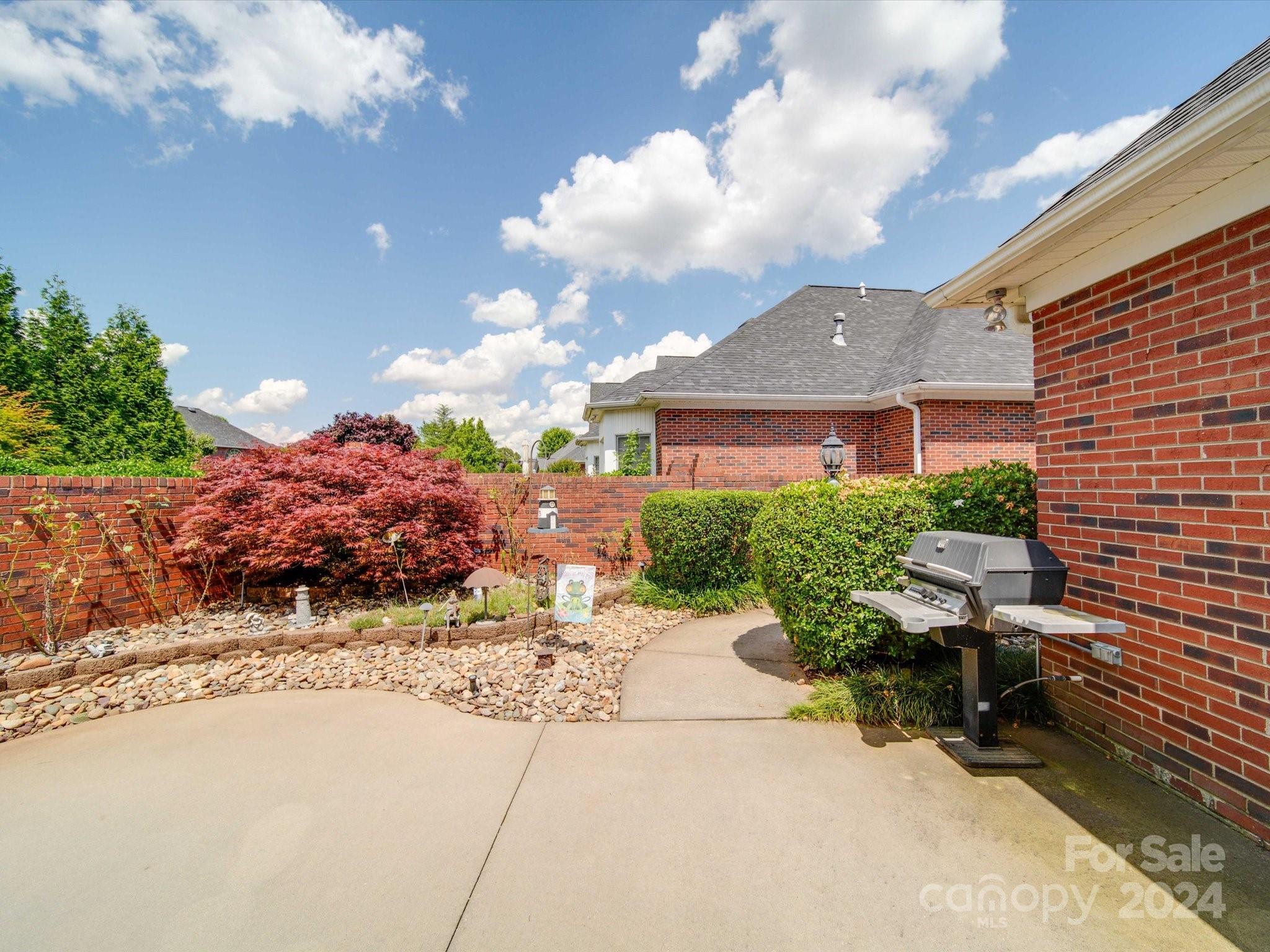 1562 Elkhart Circle