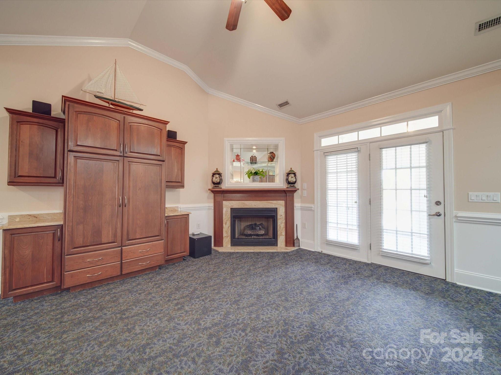 1562 Elkhart Circle