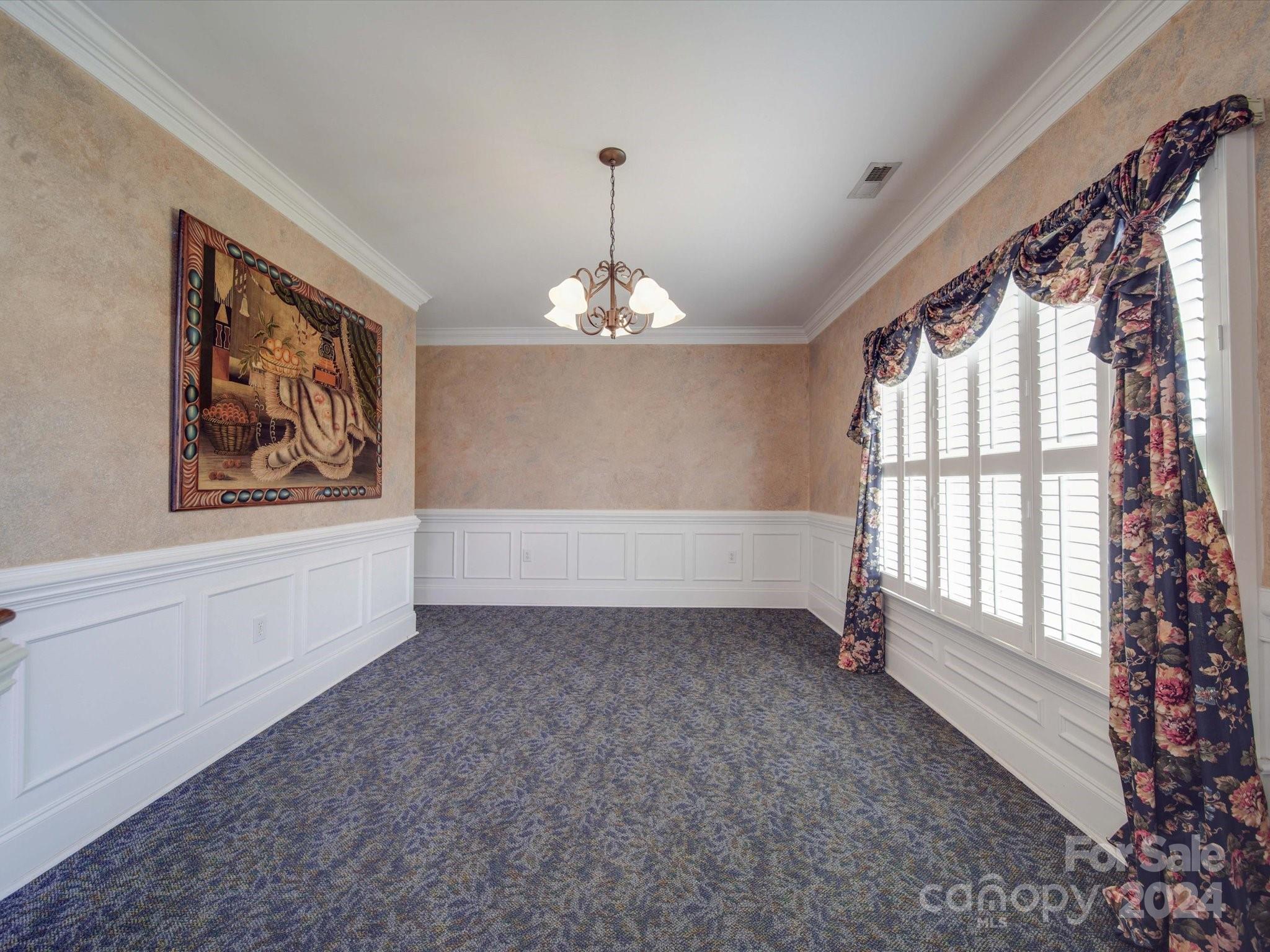 1562 Elkhart Circle