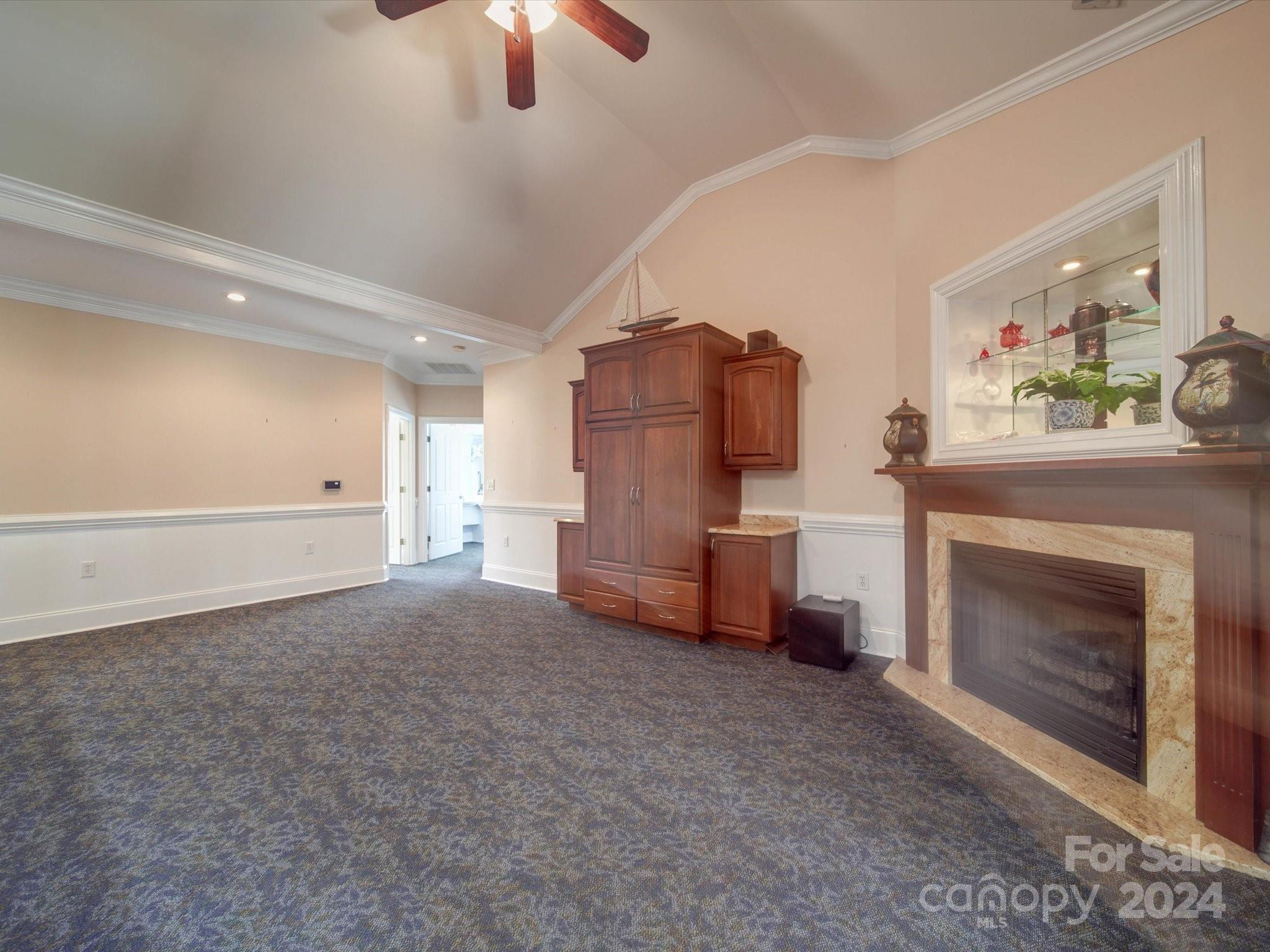 1562 Elkhart Circle