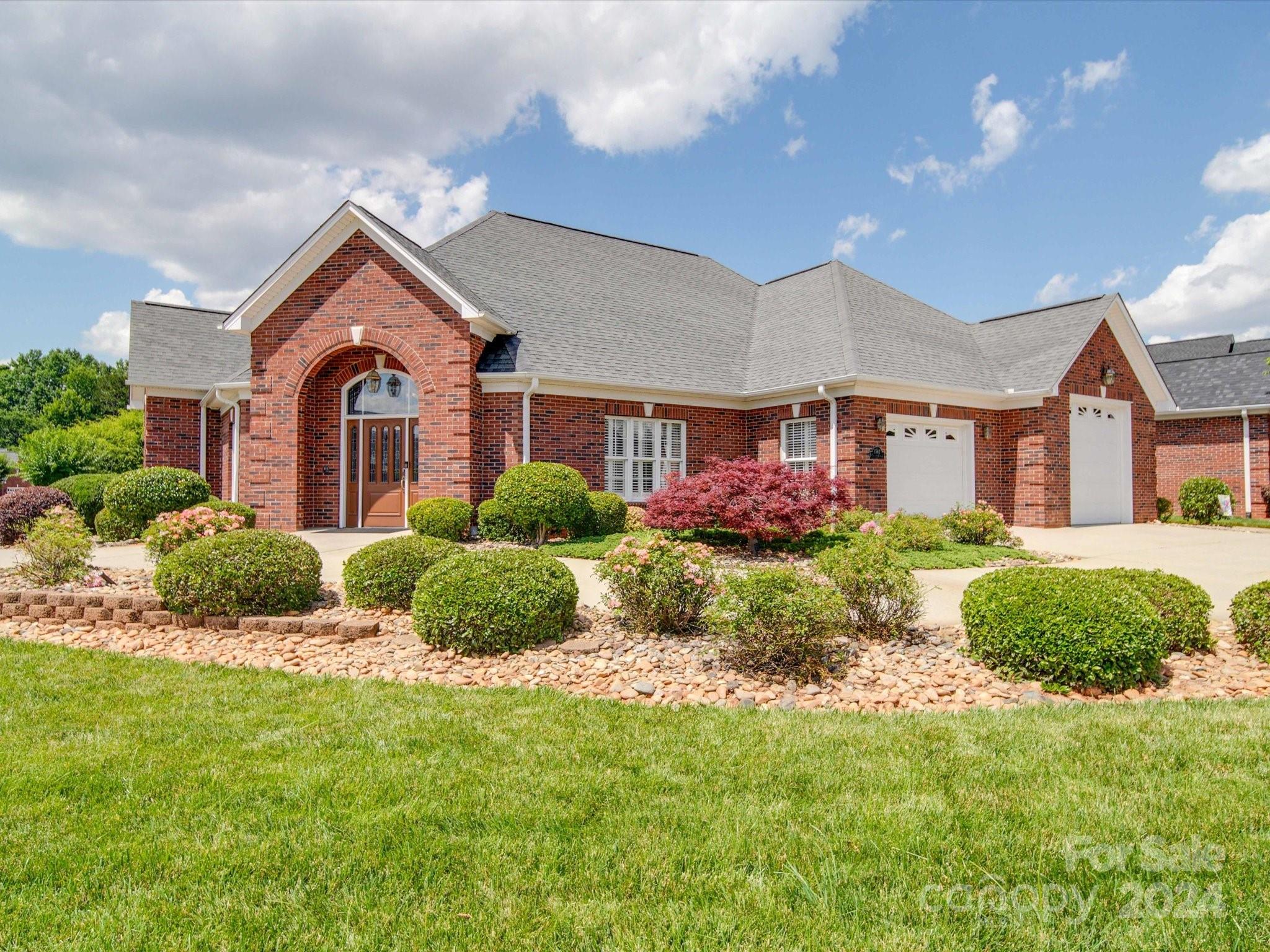1562 Elkhart Circle