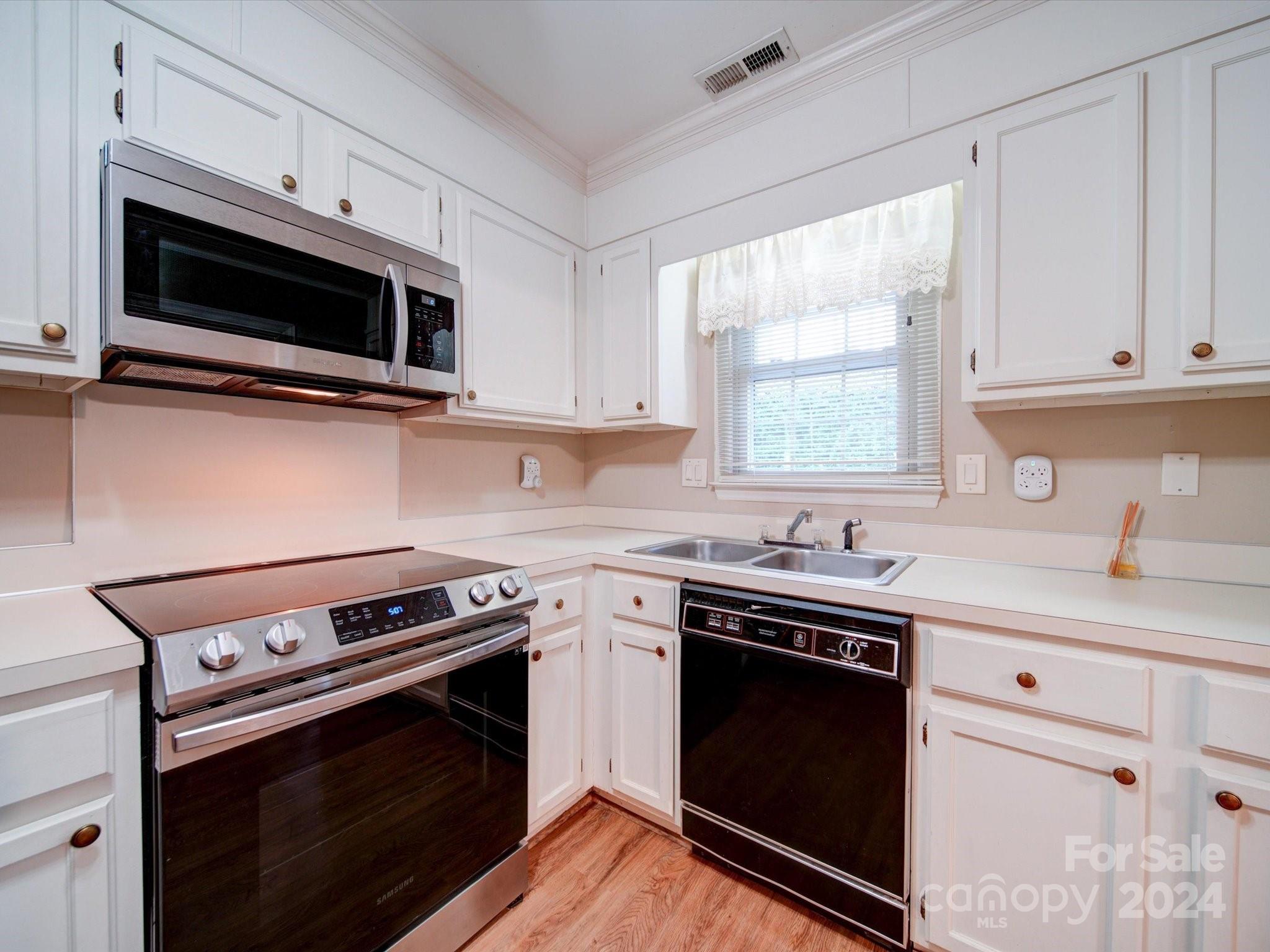 1212 E Franklin Boulevard Unit: B