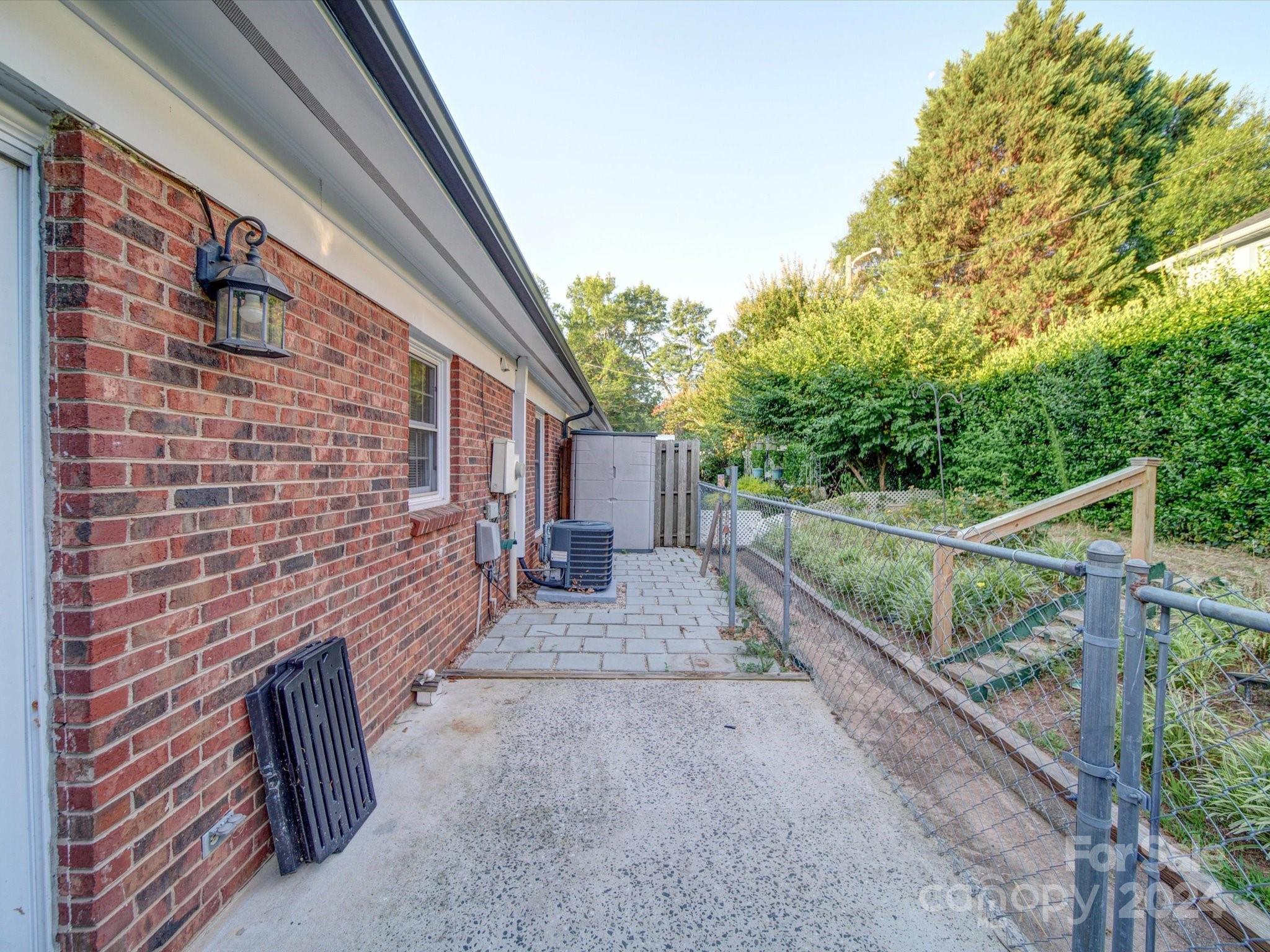 1212 E Franklin Boulevard Unit: B