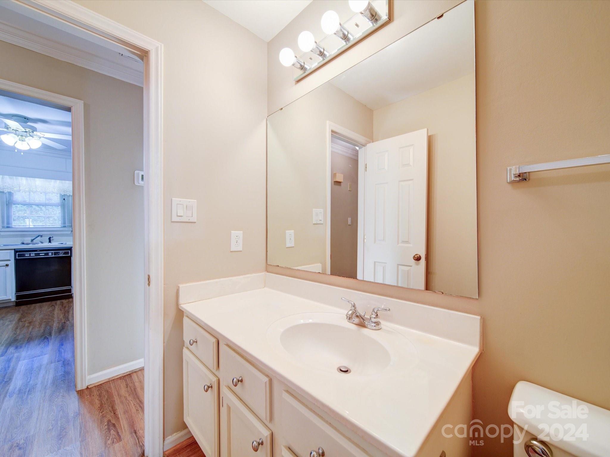 1212 E Franklin Boulevard Unit: B