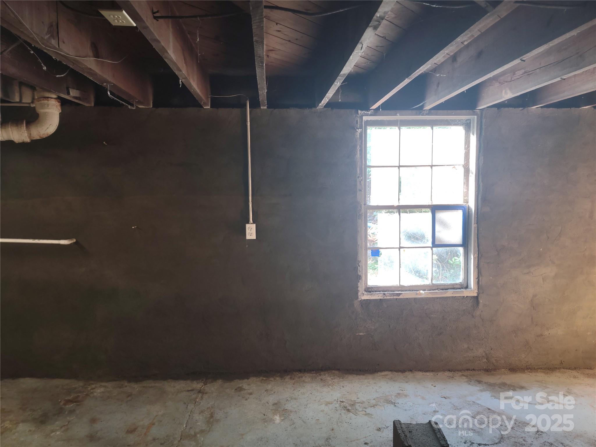 705 Neil Street