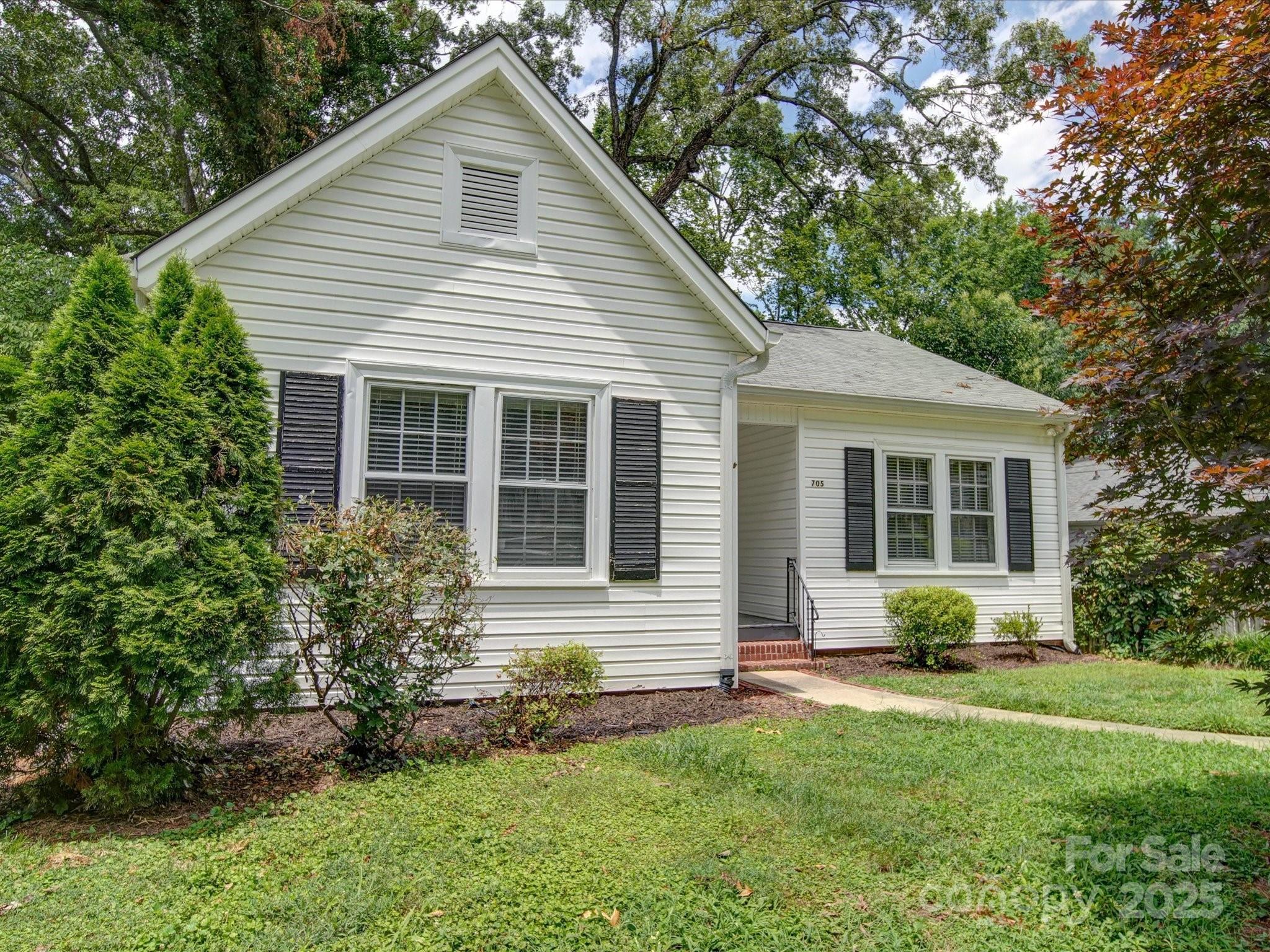 705 Neil Street