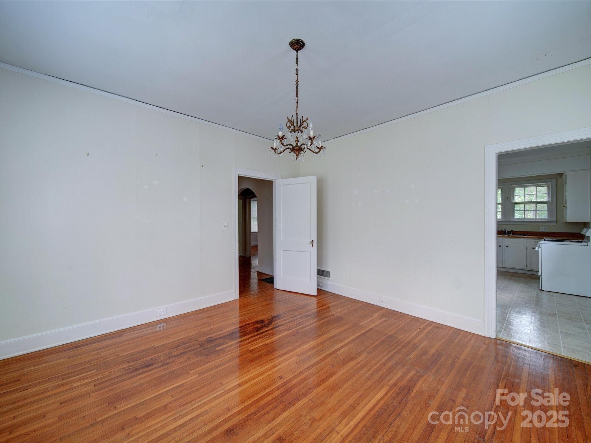705 Neil Street