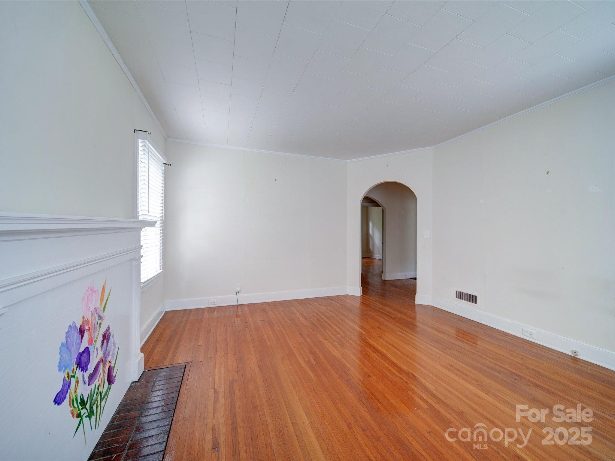 705 Neil Street
