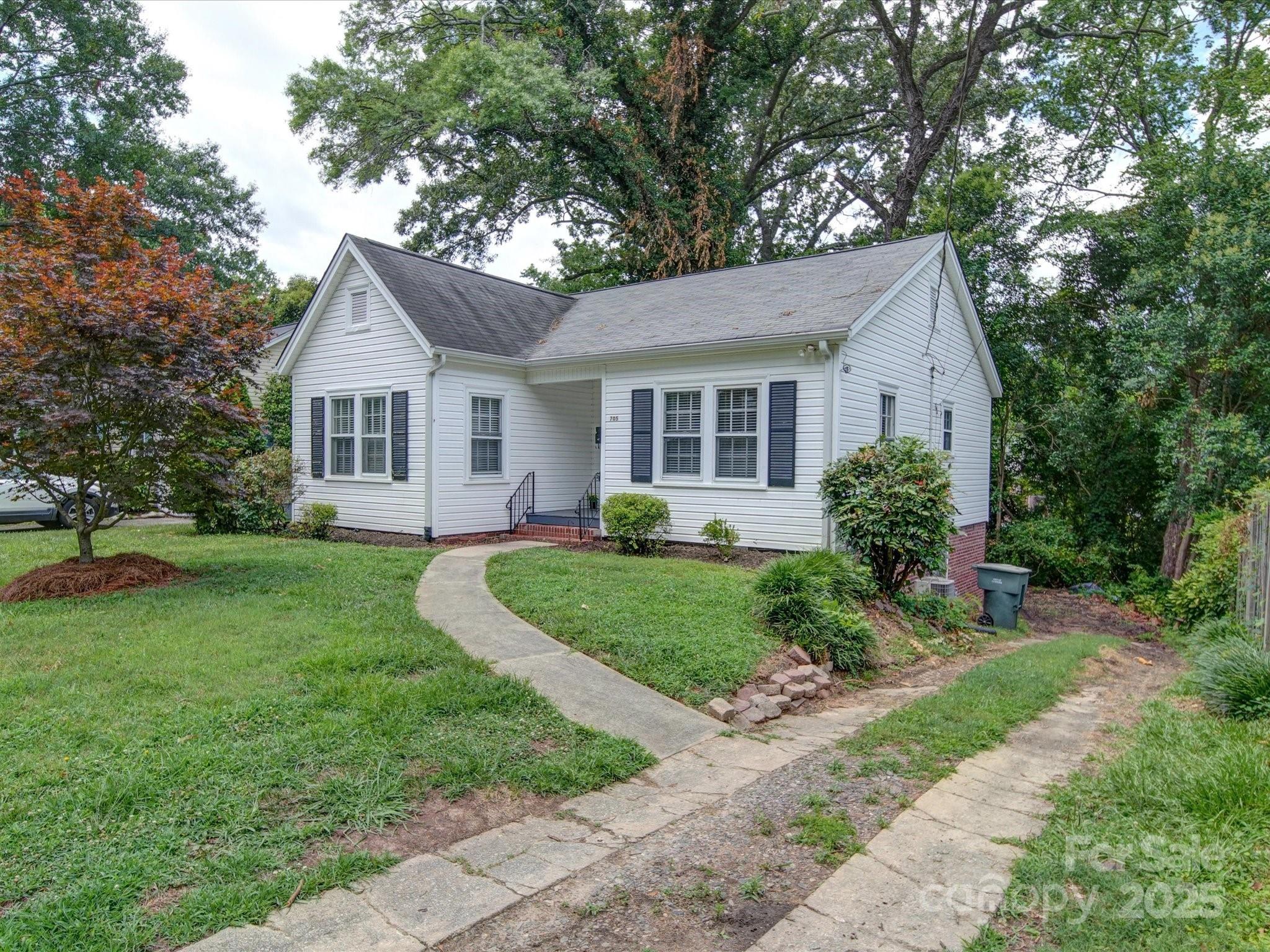 705 Neil Street