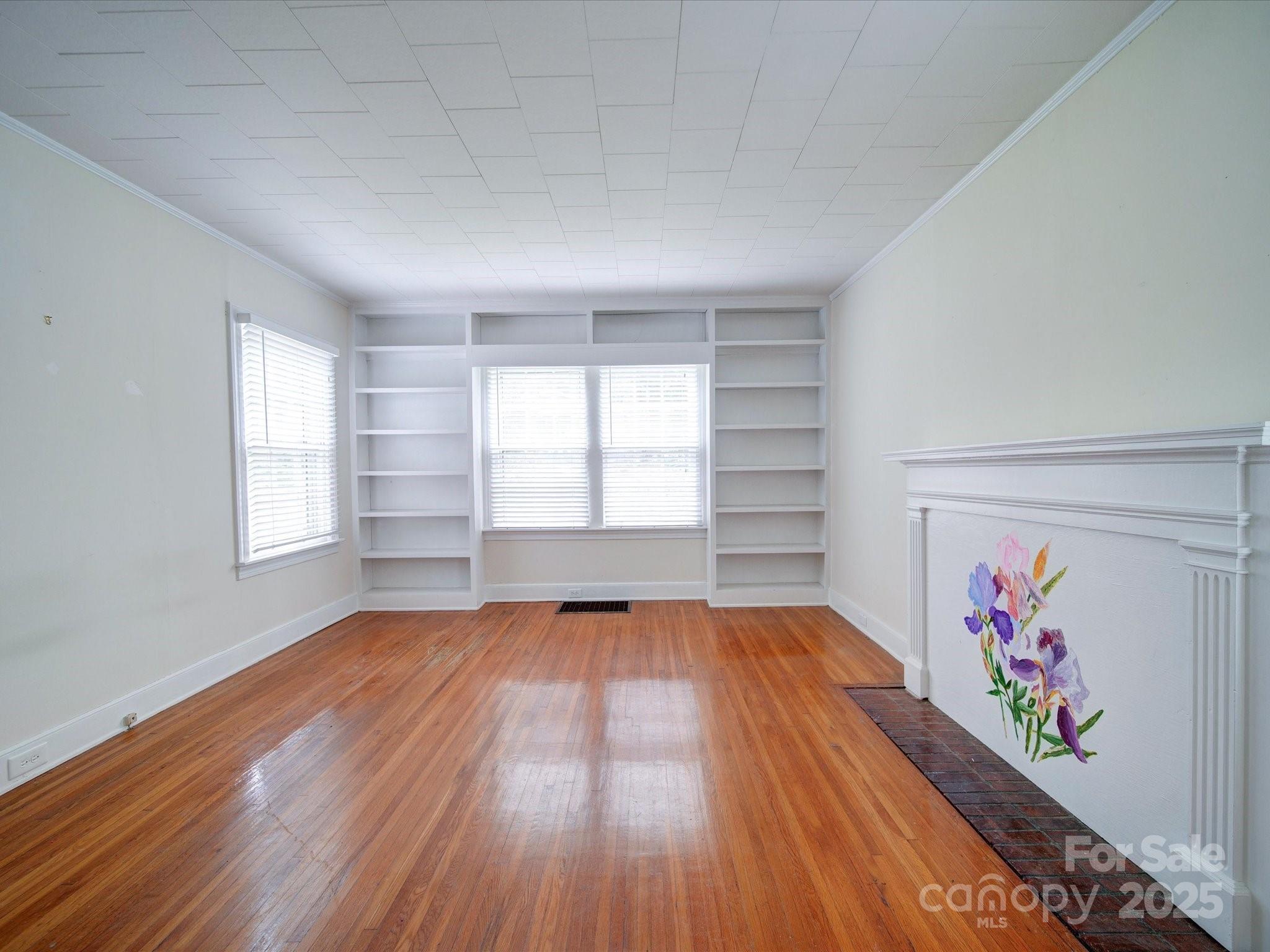 705 Neil Street