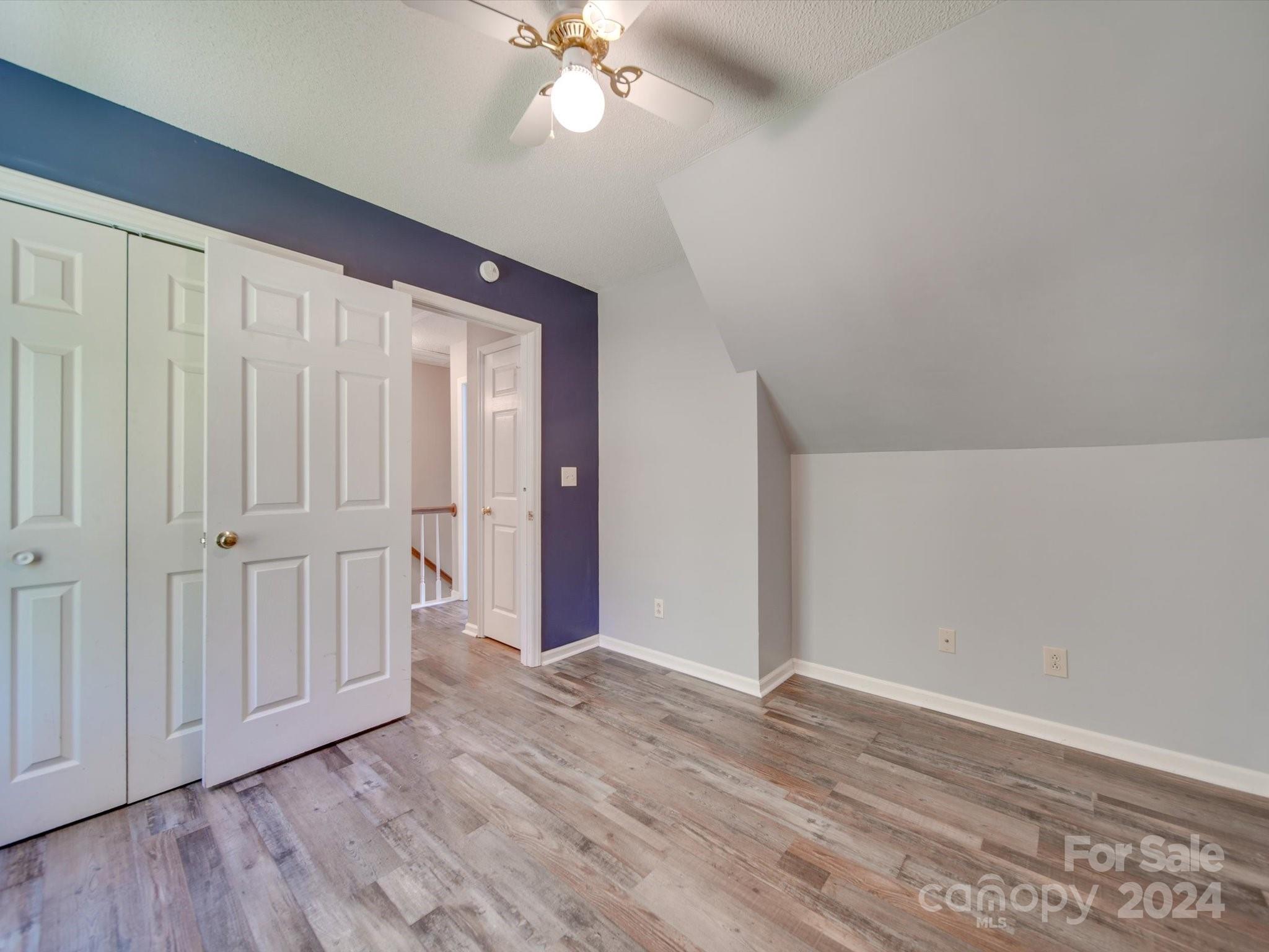 1942 Rhoden Court