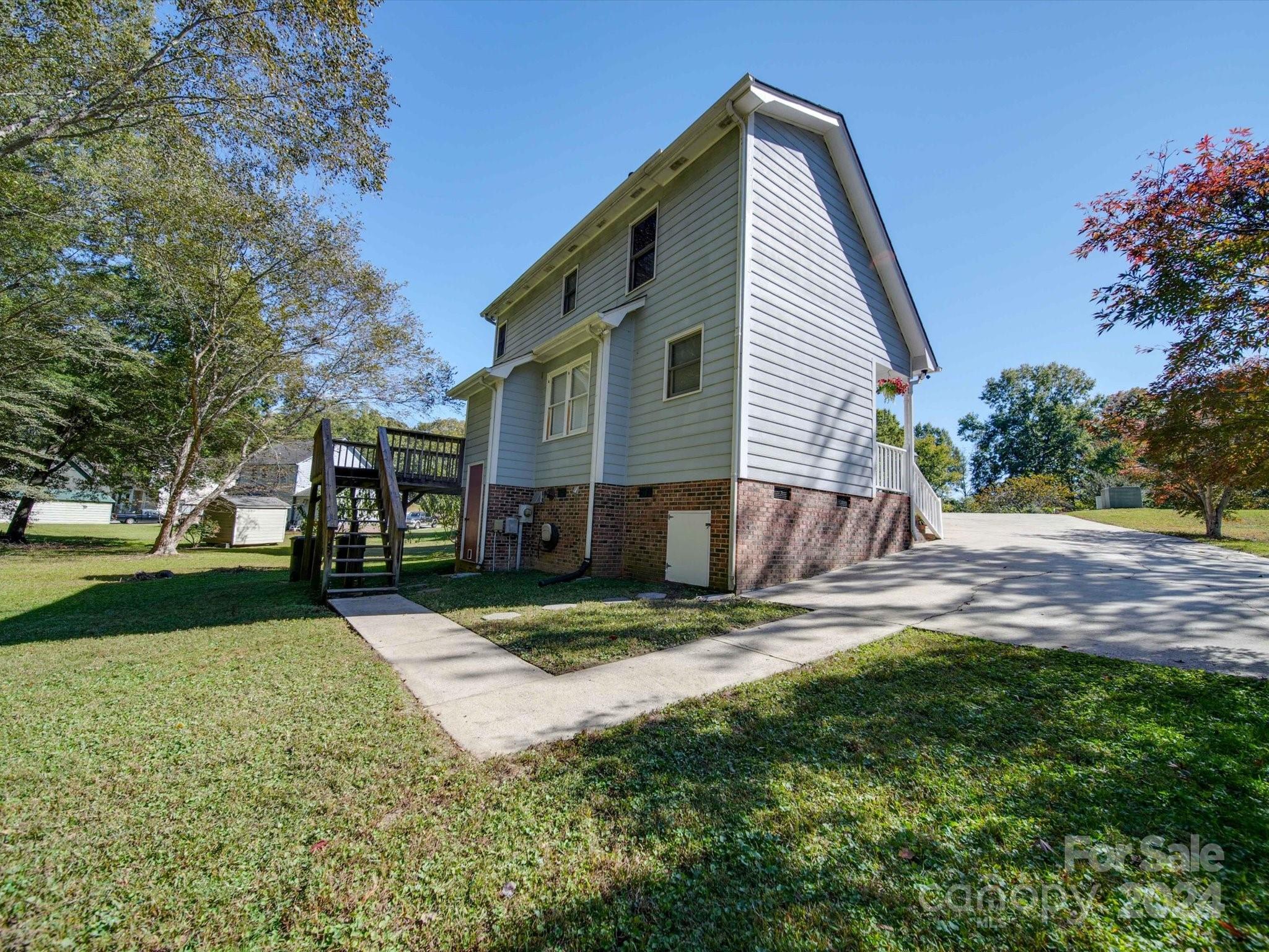 1942 Rhoden Court