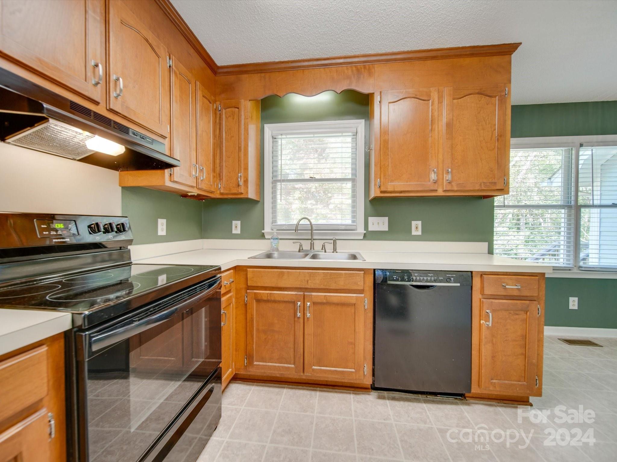 1942 Rhoden Court