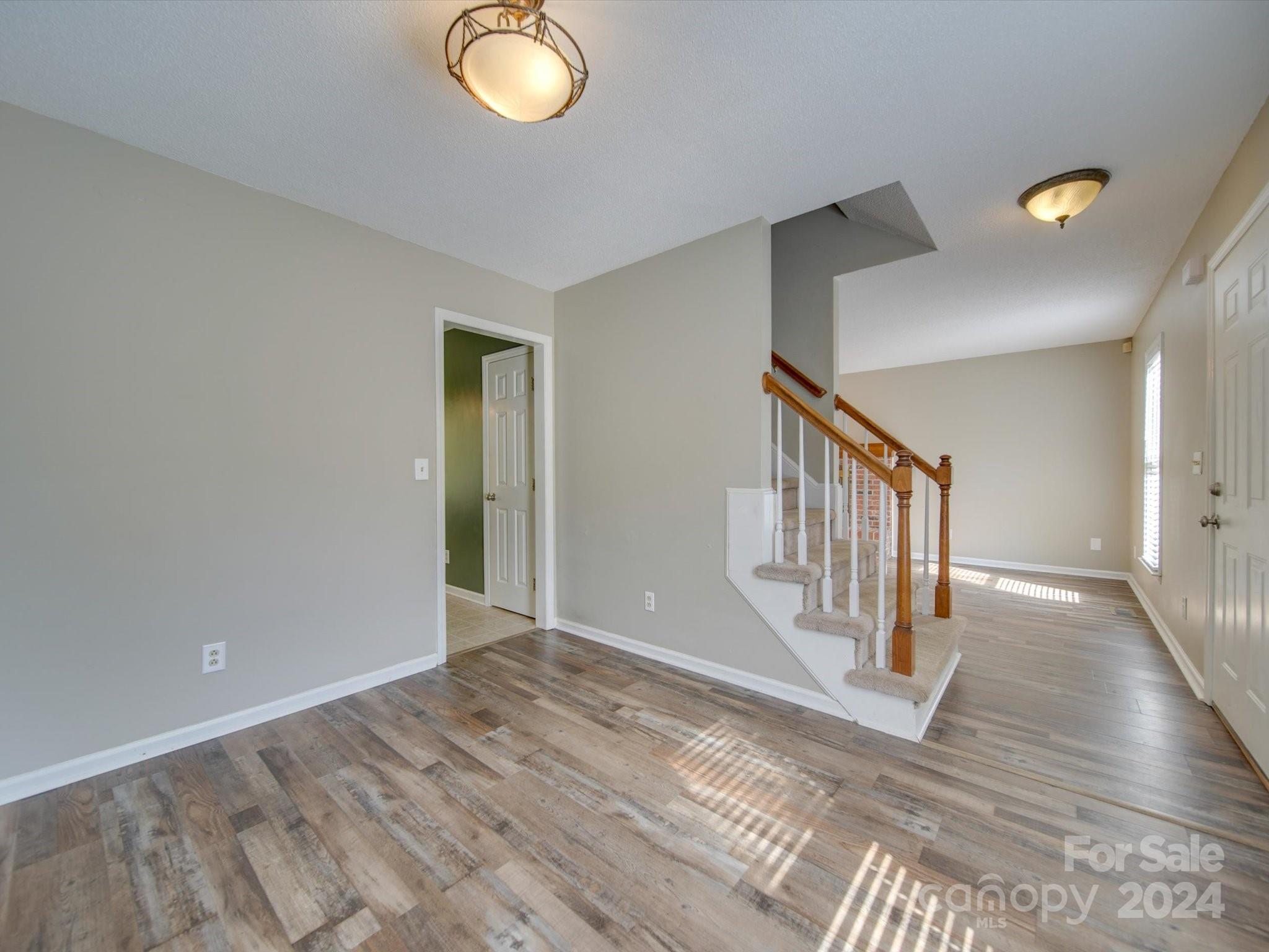 1942 Rhoden Court