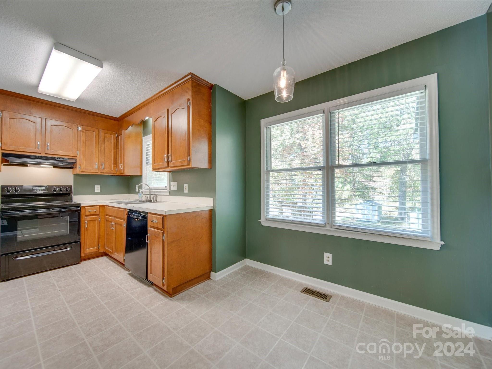 1942 Rhoden Court