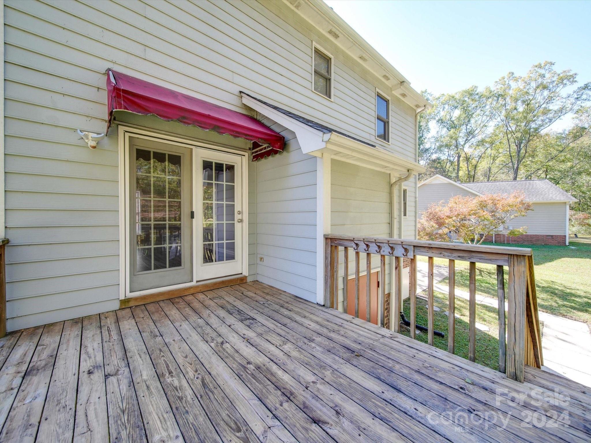 1942 Rhoden Court
