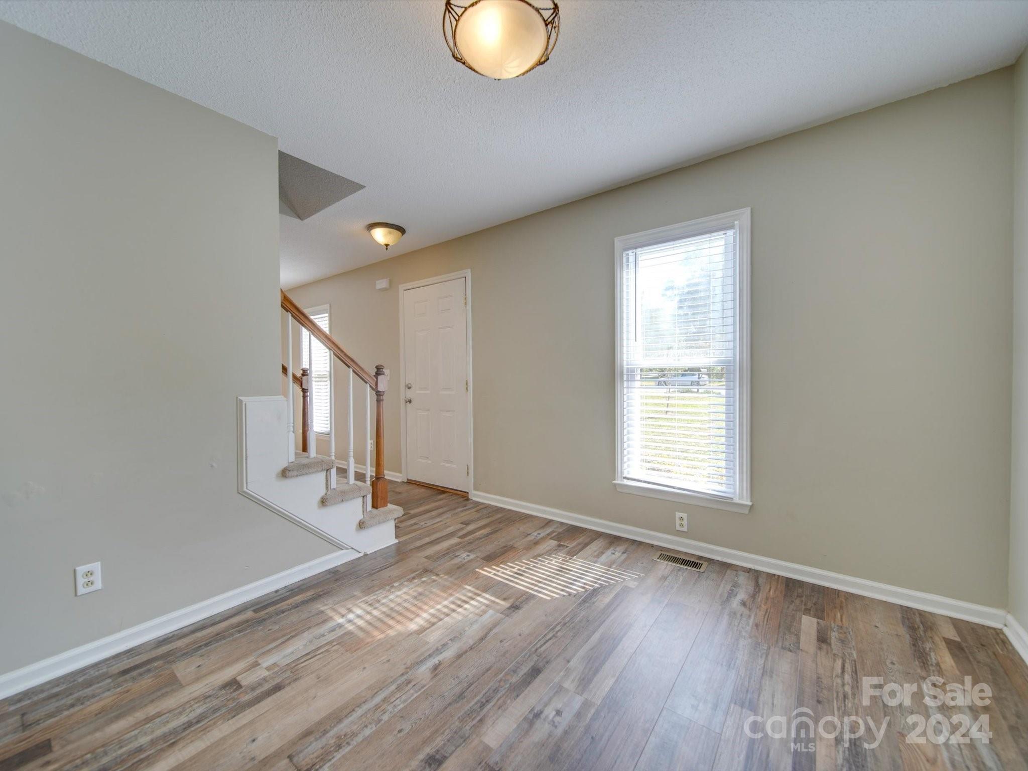 1942 Rhoden Court