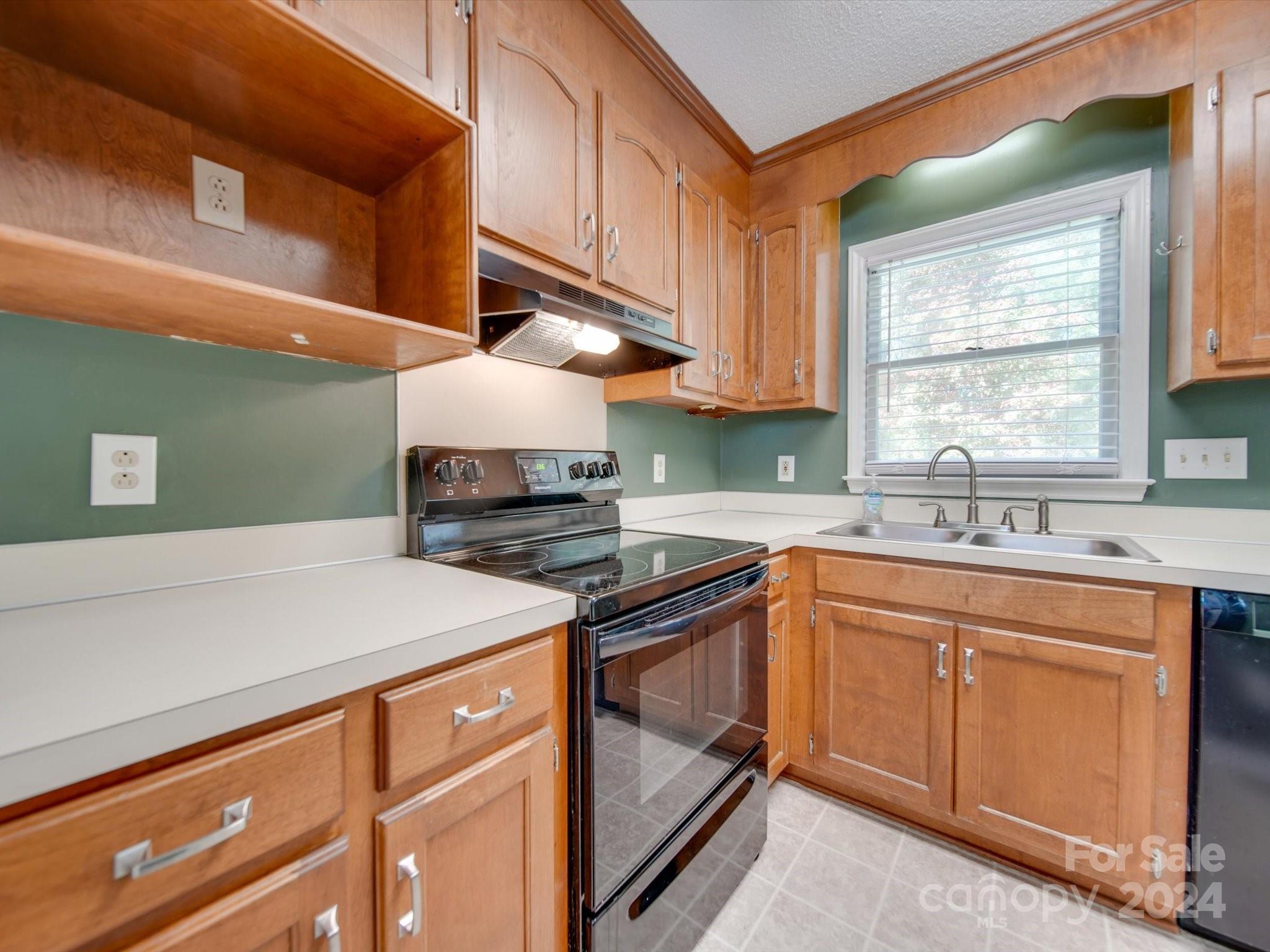 1942 Rhoden Court