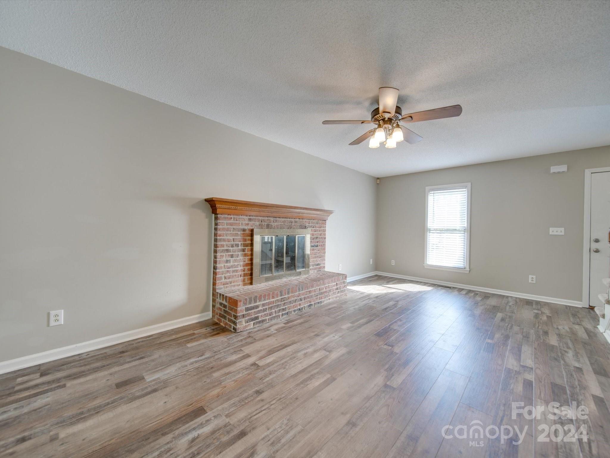 1942 Rhoden Court