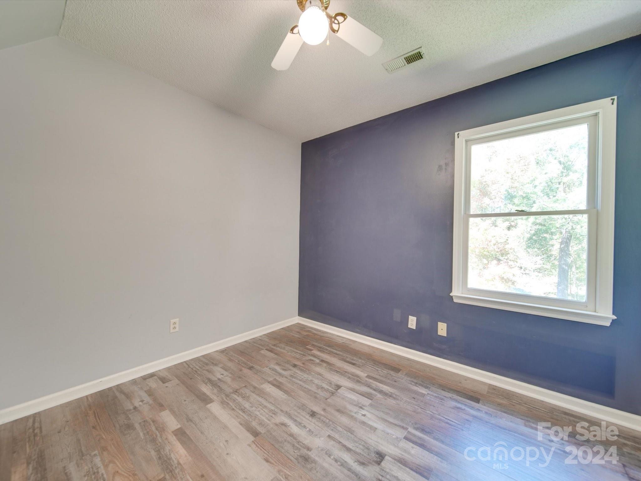 1942 Rhoden Court