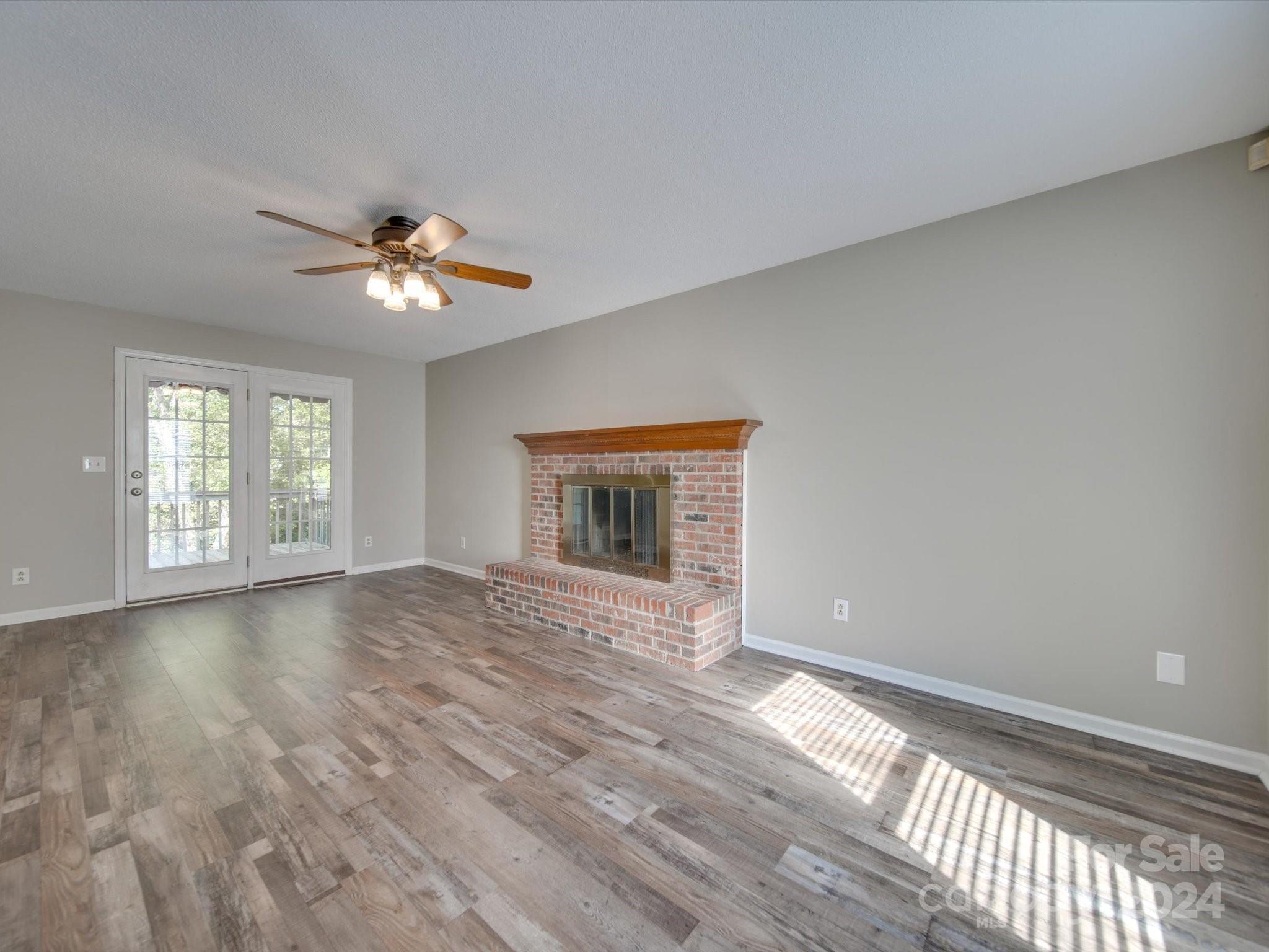 1942 Rhoden Court