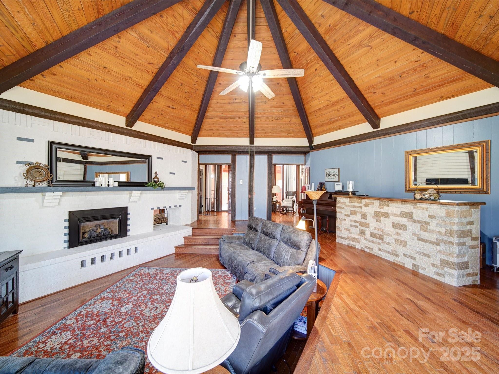 128 Fallingwood Circle