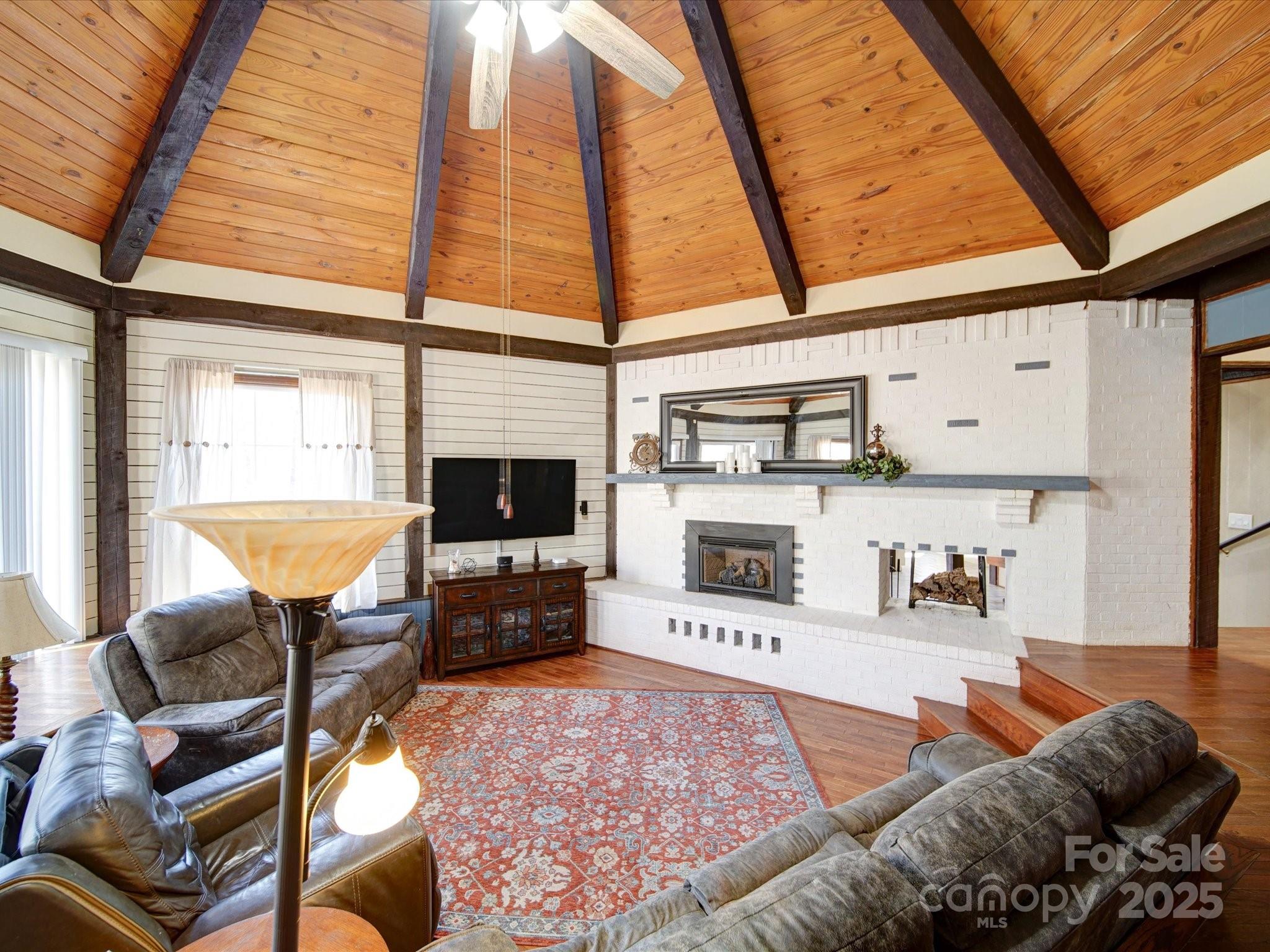 128 Fallingwood Circle