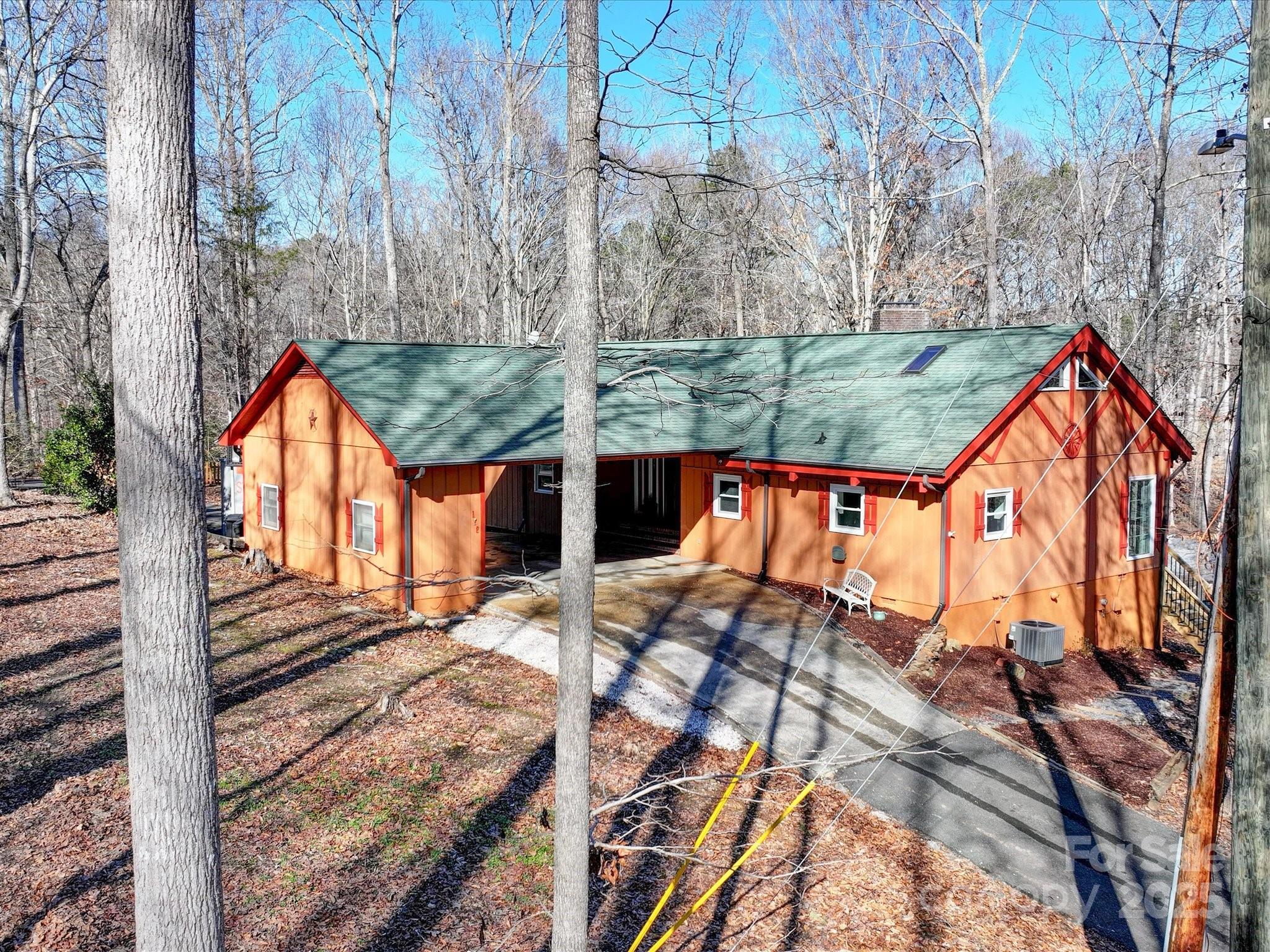 128 Fallingwood Circle