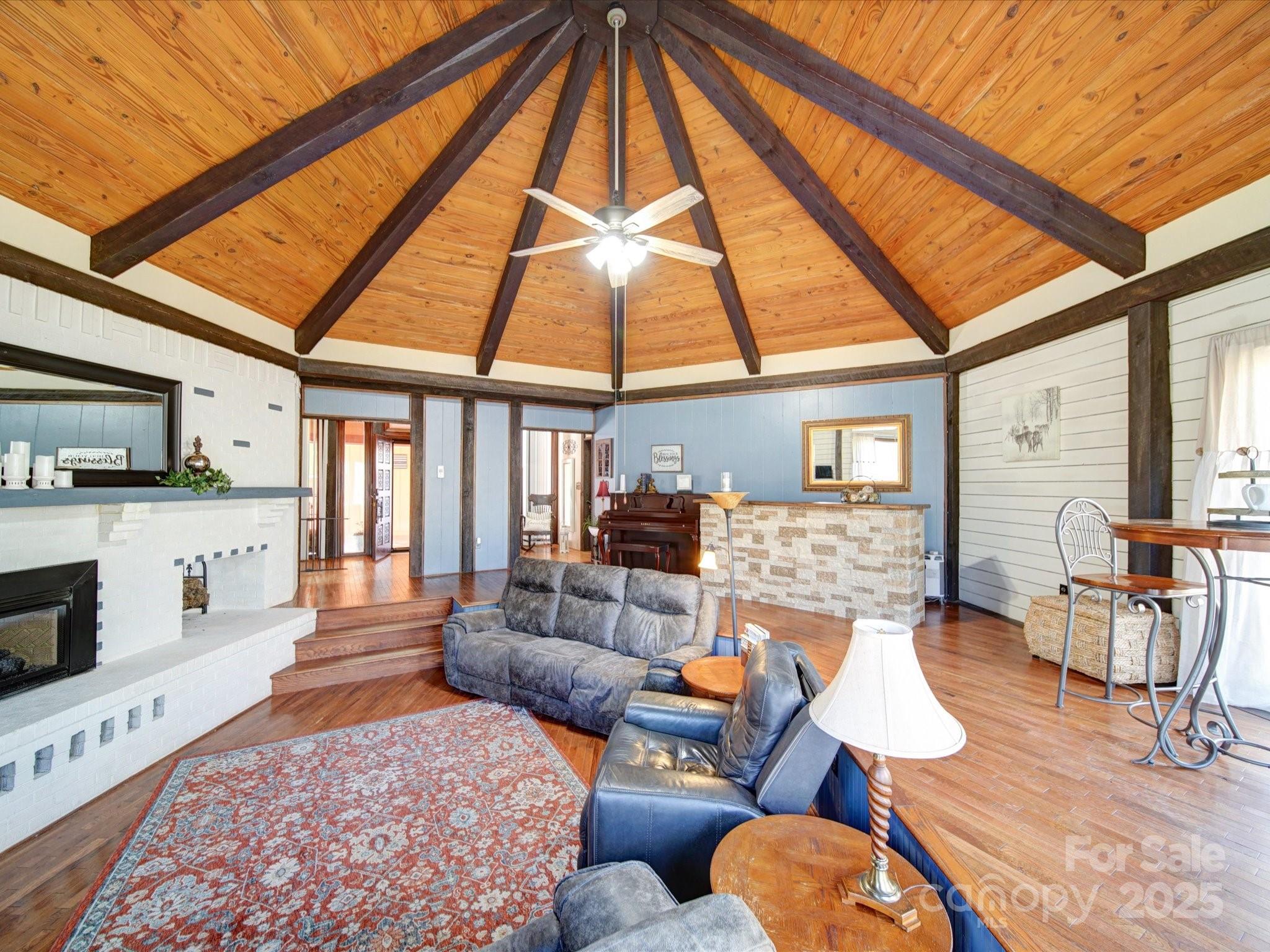128 Fallingwood Circle
