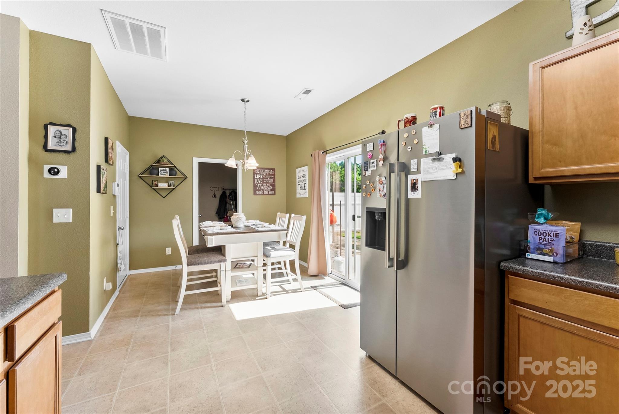 924 Willow Creek Drive