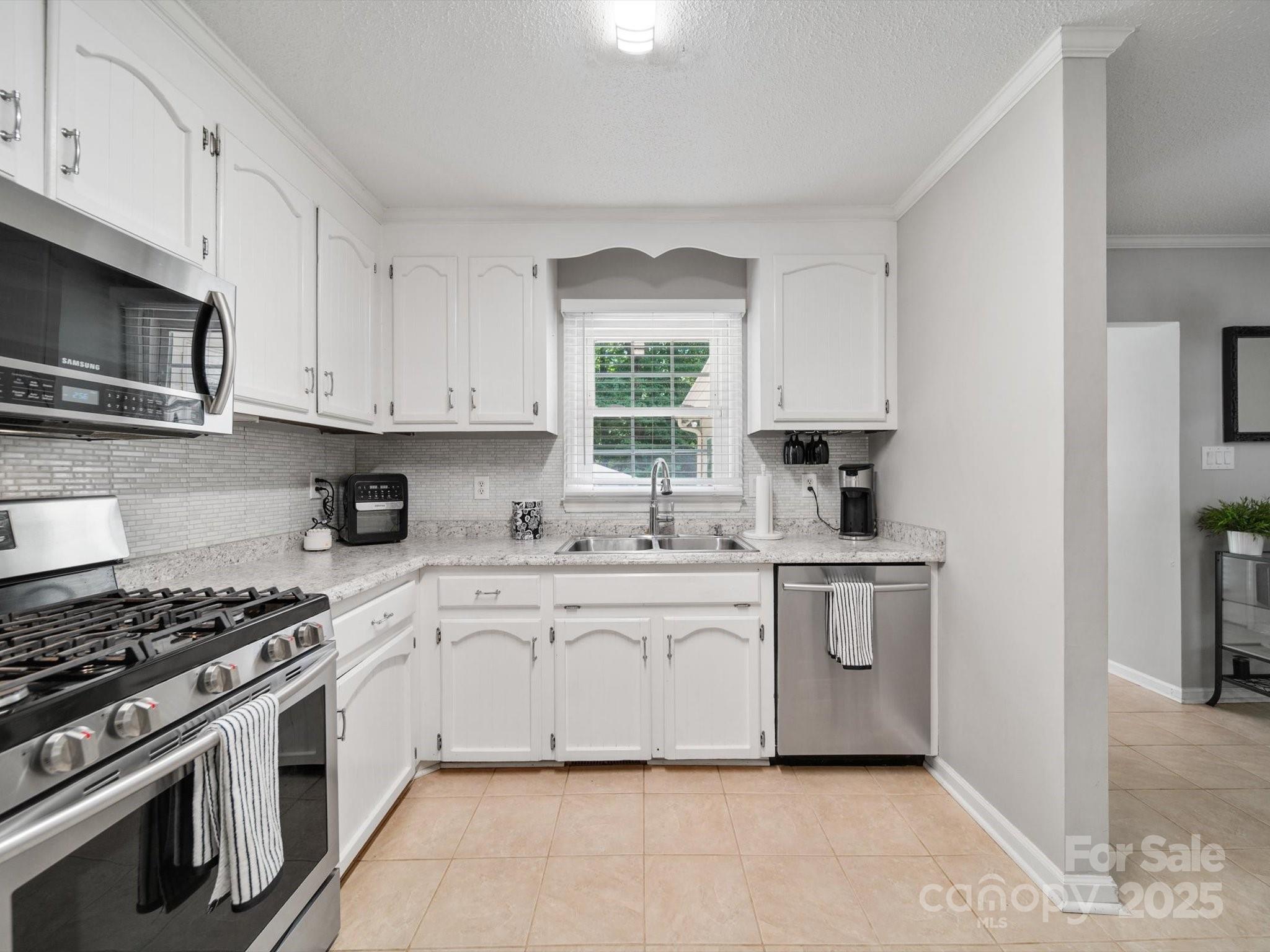 713 Hickory Hill Court