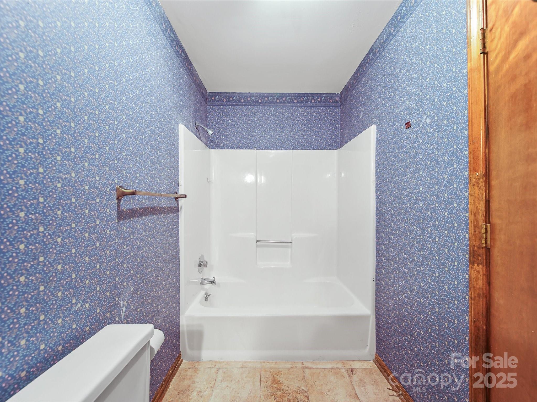 222 Woodridge Drive
