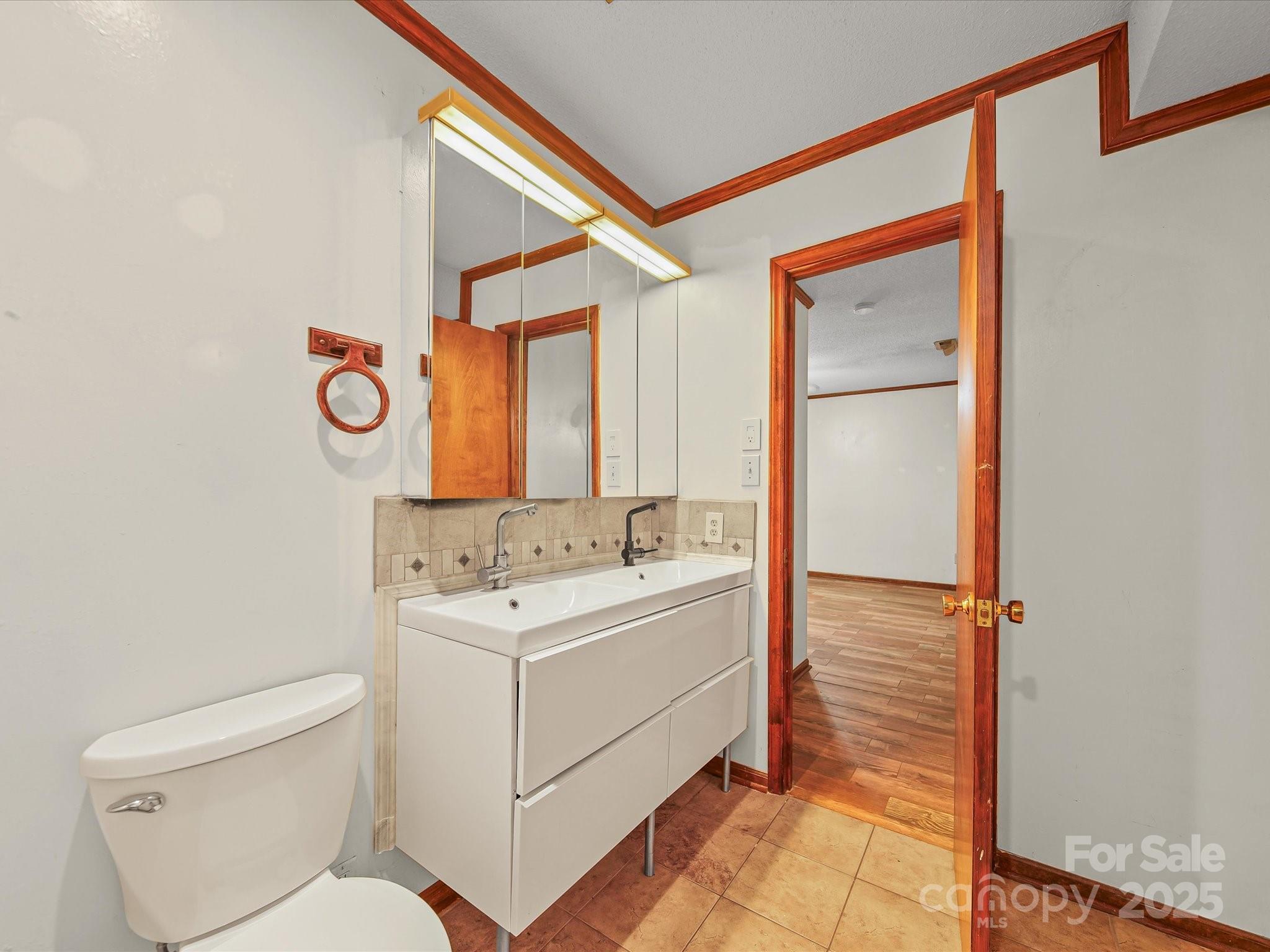 222 Woodridge Drive